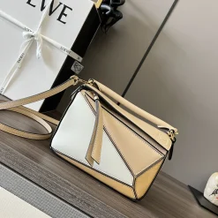 LOEWE Shoulder Bags White-Tan 18X12.5X8CM E4010062121