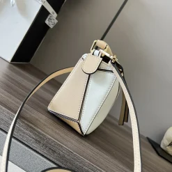 Alternative view of LOEWE Shoulder Bags White-Tan 18X12.5X8CM E4010062121