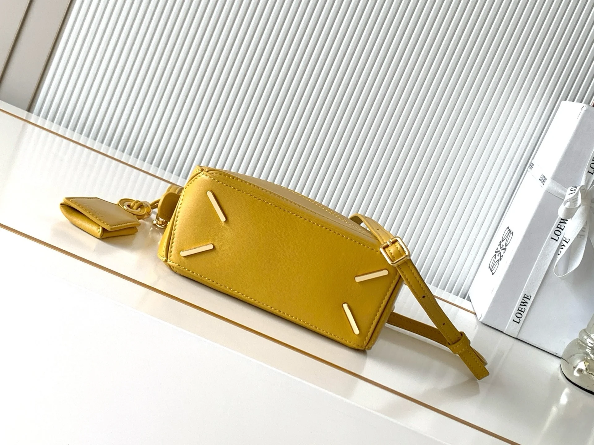 LOEWE Shoulder Bags Yellow 18X12.5X7.5CM F7010060567 - Image 3