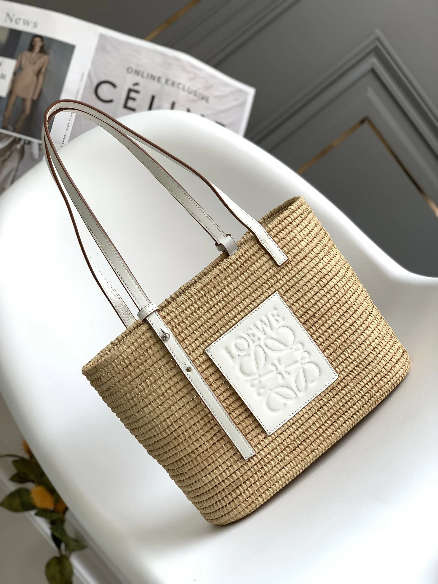 LOEWE Totes Bags Raffia Leather Tan-White 30X21X11CM F0010063838