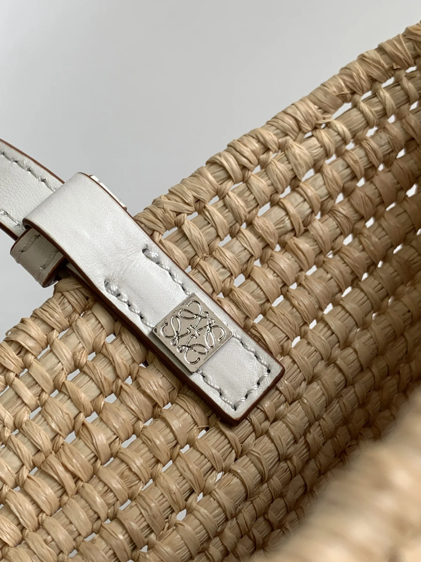 LOEWE Totes Bags Raffia Leather Tan-White 30X21X11CM F0010063838 - Image 9