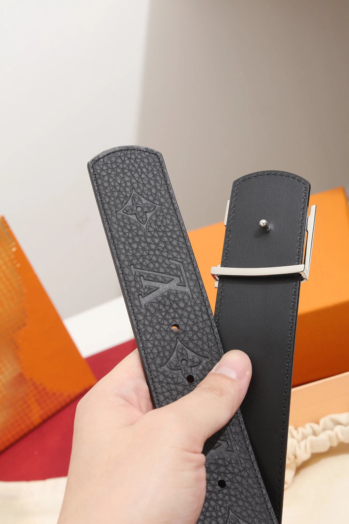 LV Belts Leather Black-Silver B2010050140 - Image 4
