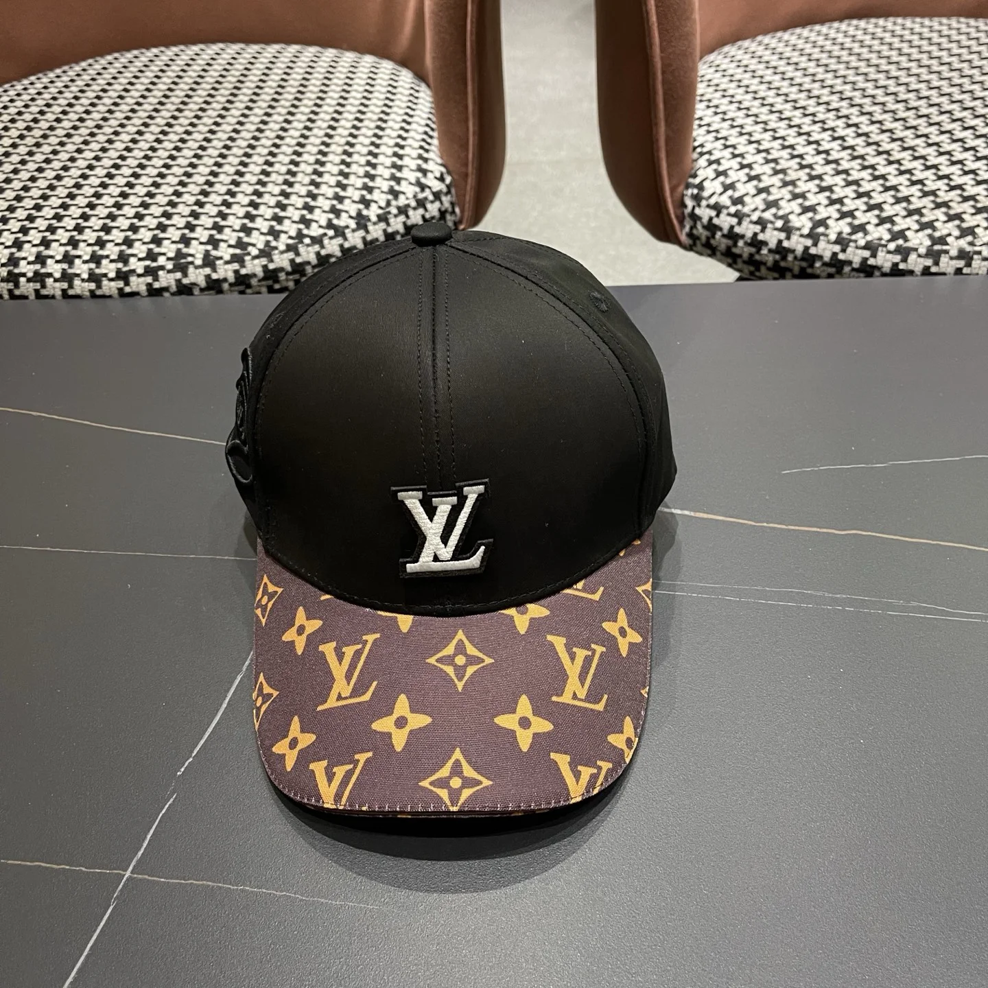 LV Caps Black-Brown E510072785