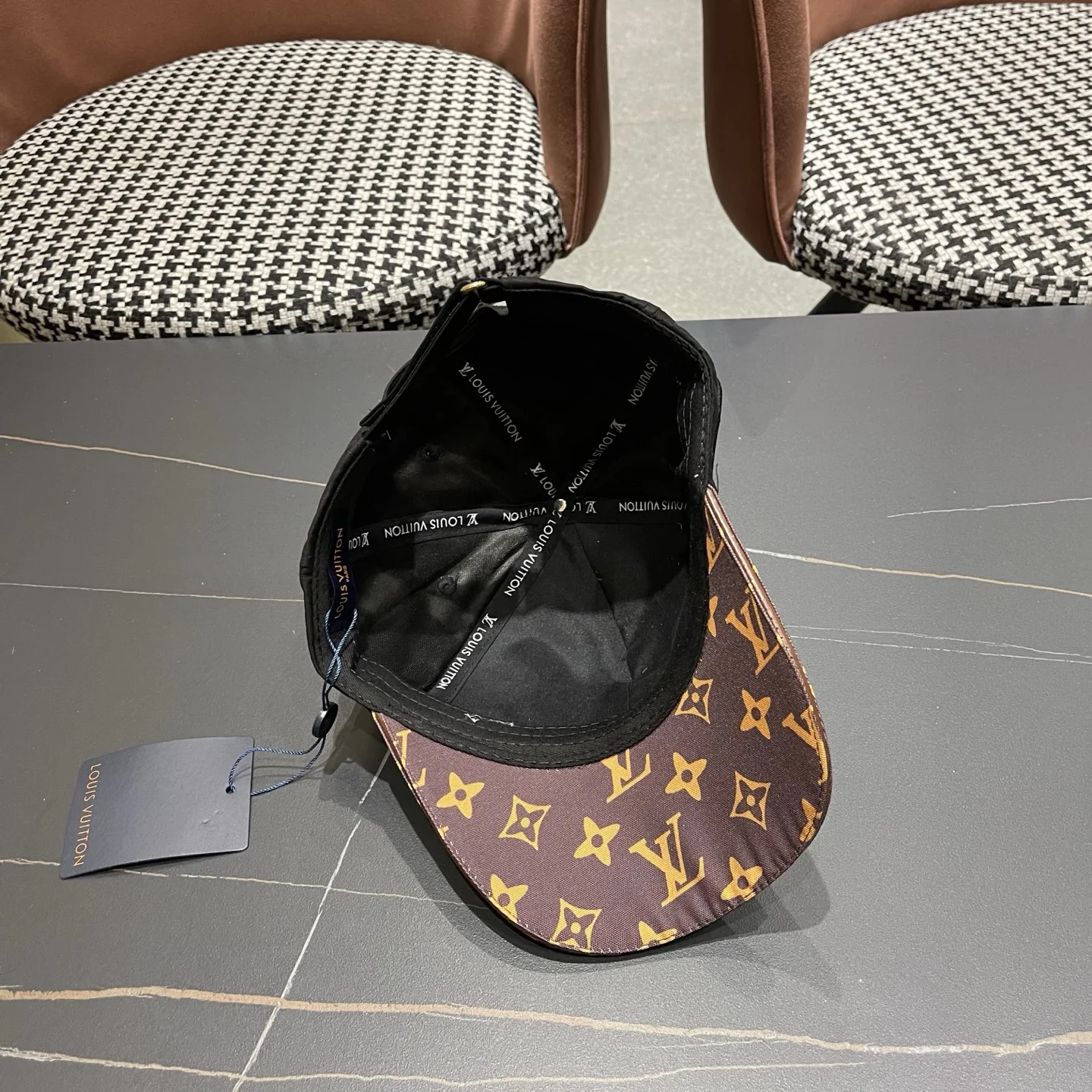 LV Caps Black-Brown E510072785 - Image 2