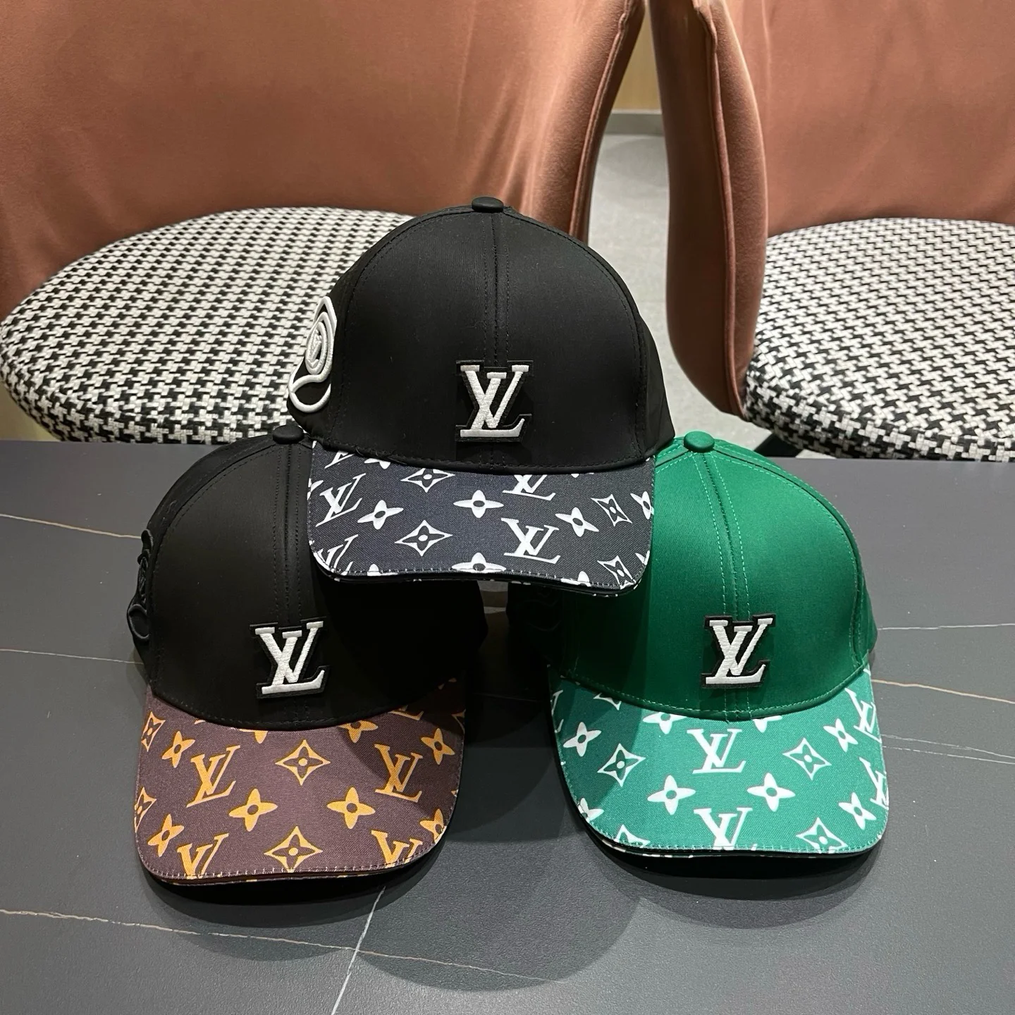 LV Caps Black-Brown E510072785 - Image 4