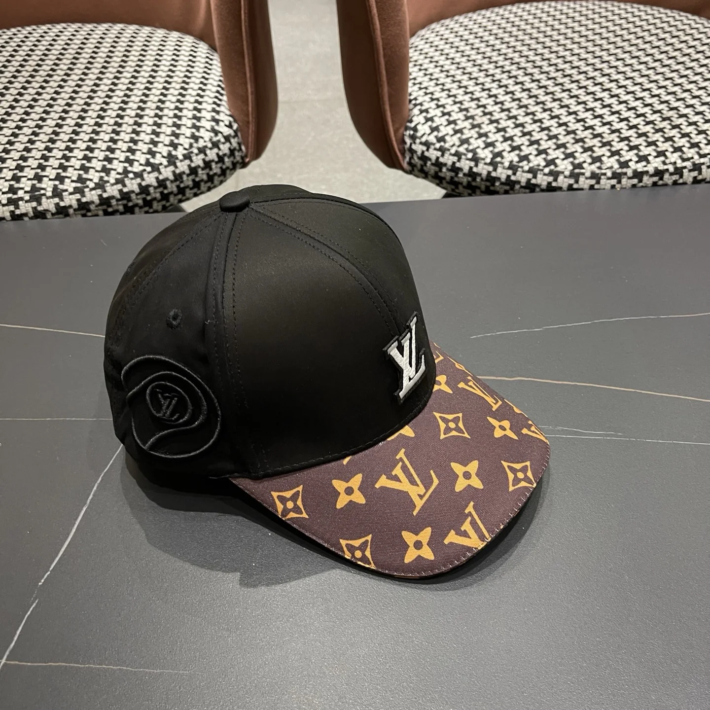 LV Caps Black-Brown E510072785 - Image 5