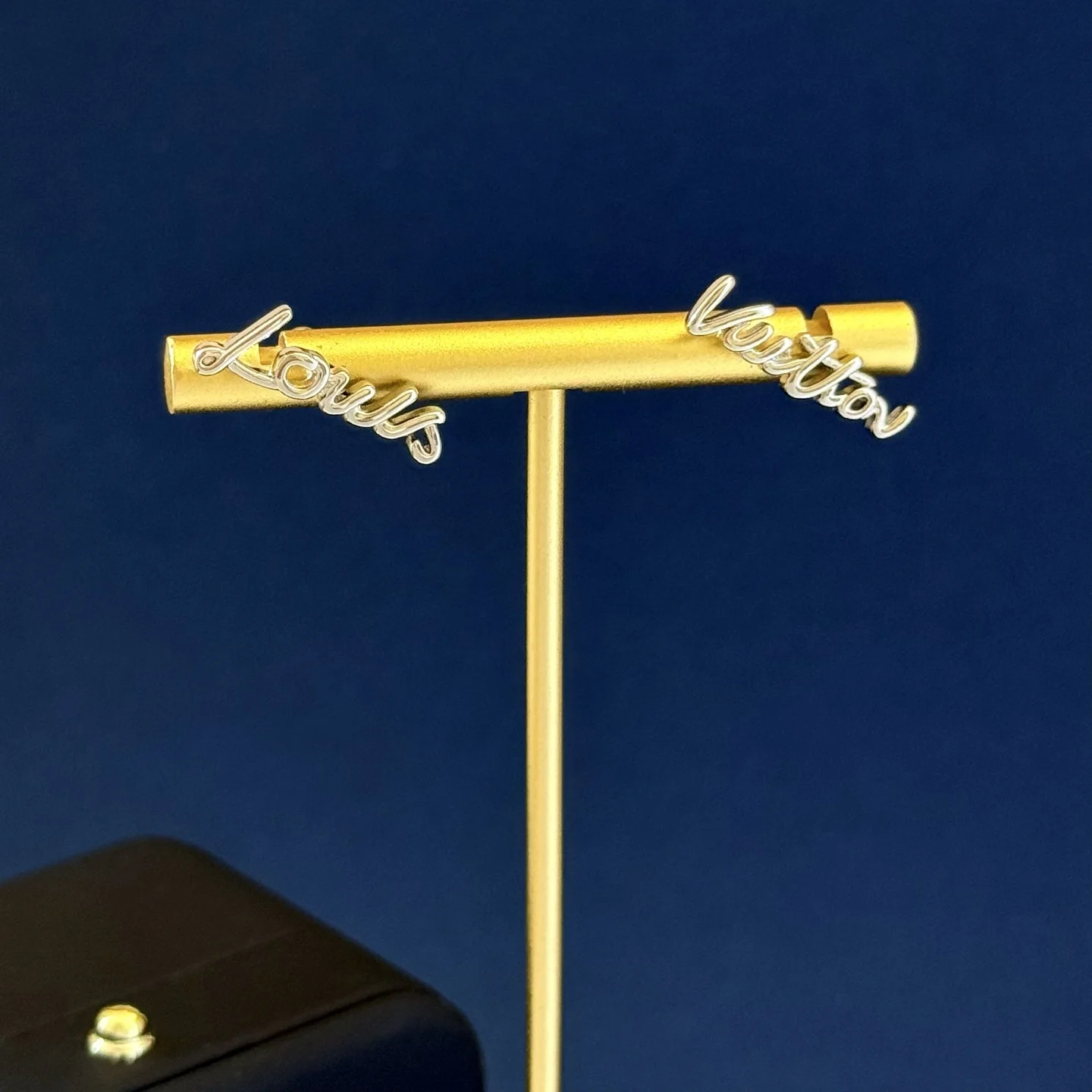 LV Earrings E510050114 - Image 9