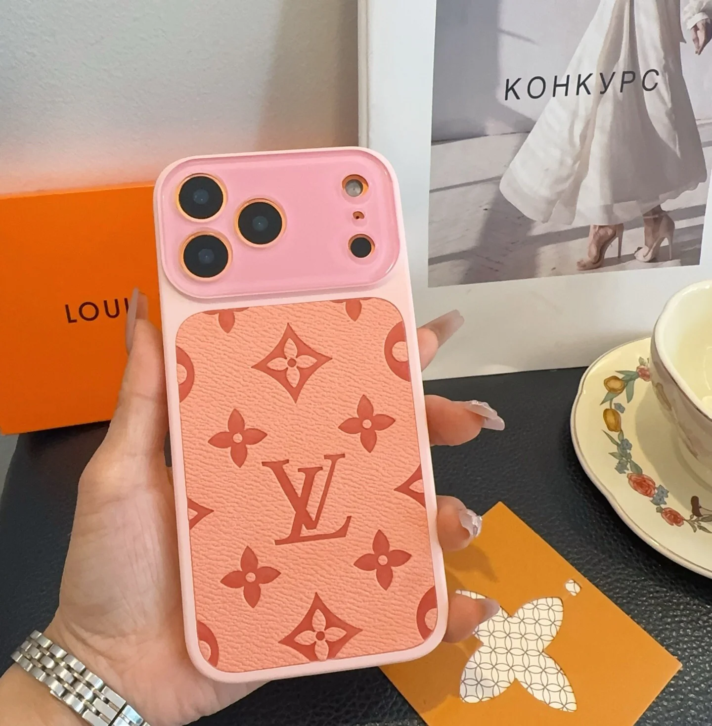 LV Phone Cases Pink-Red E010073577 - Image 8