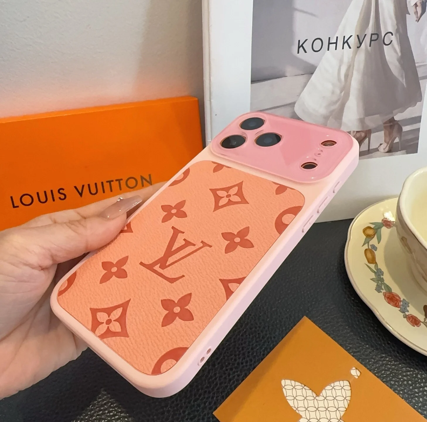 LV Phone Cases Pink-Red E010073577 - Image 9