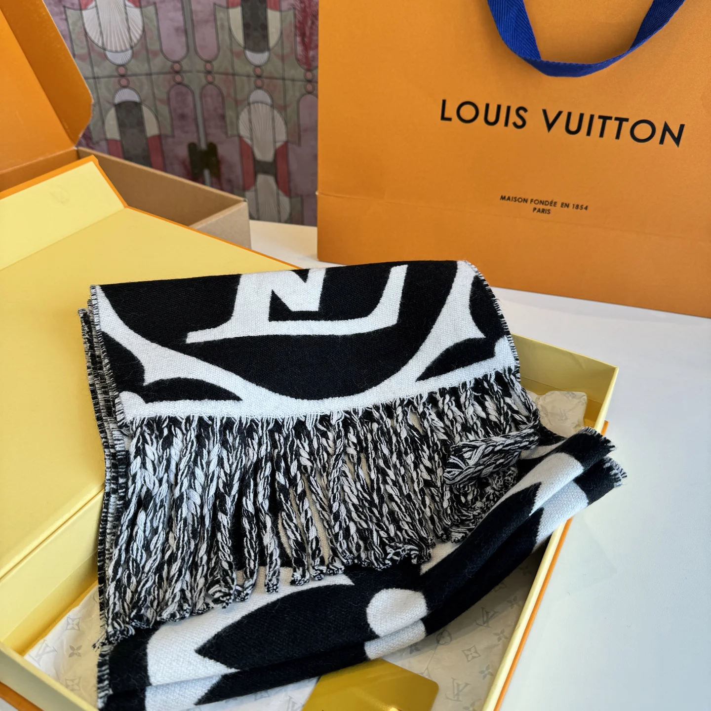 LV Scarves Black-White A2510070788 - Image 13
