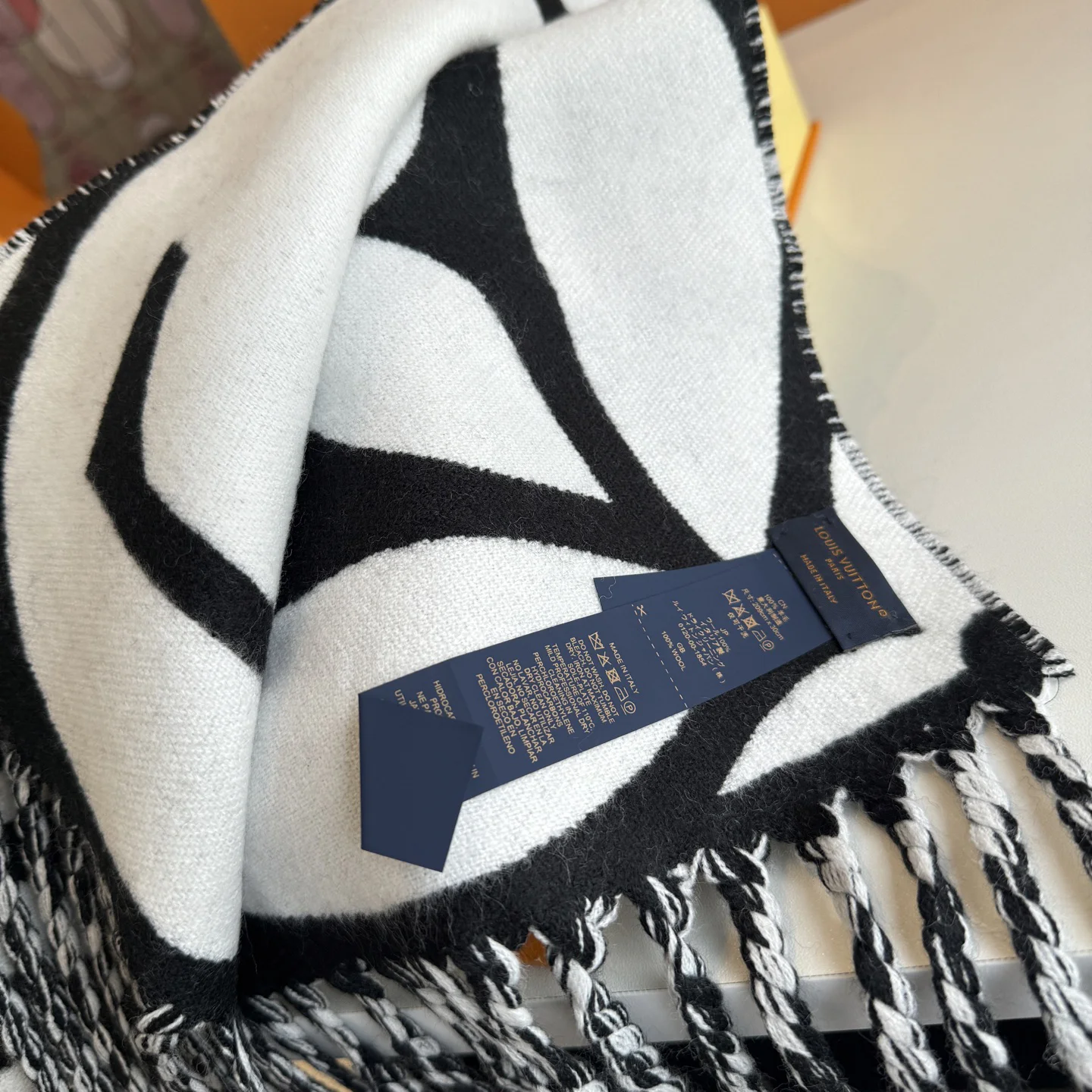 LV Scarves Black-White A2510070788 - Image 2
