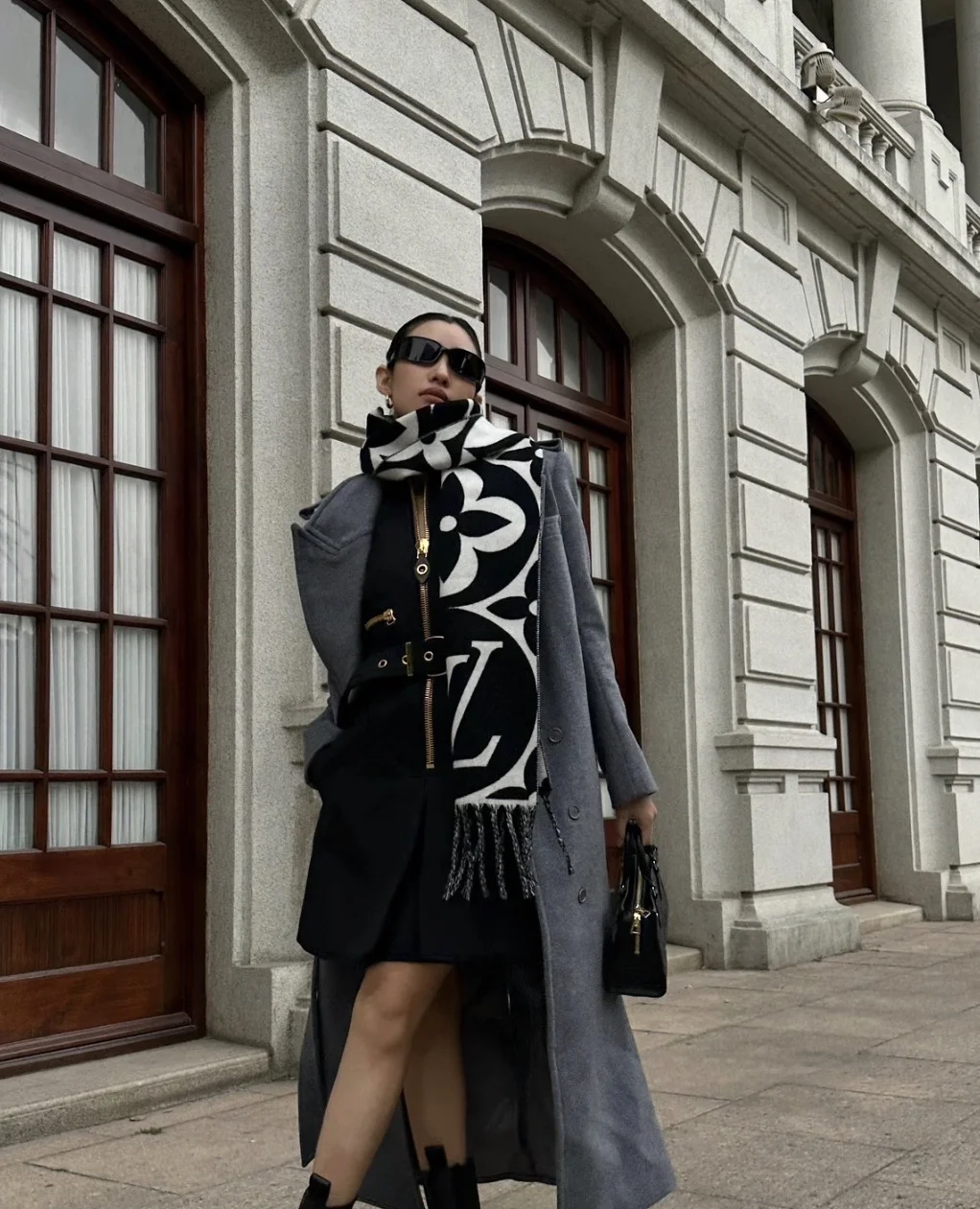 LV Scarves Black-White A2510070788 - Image 9