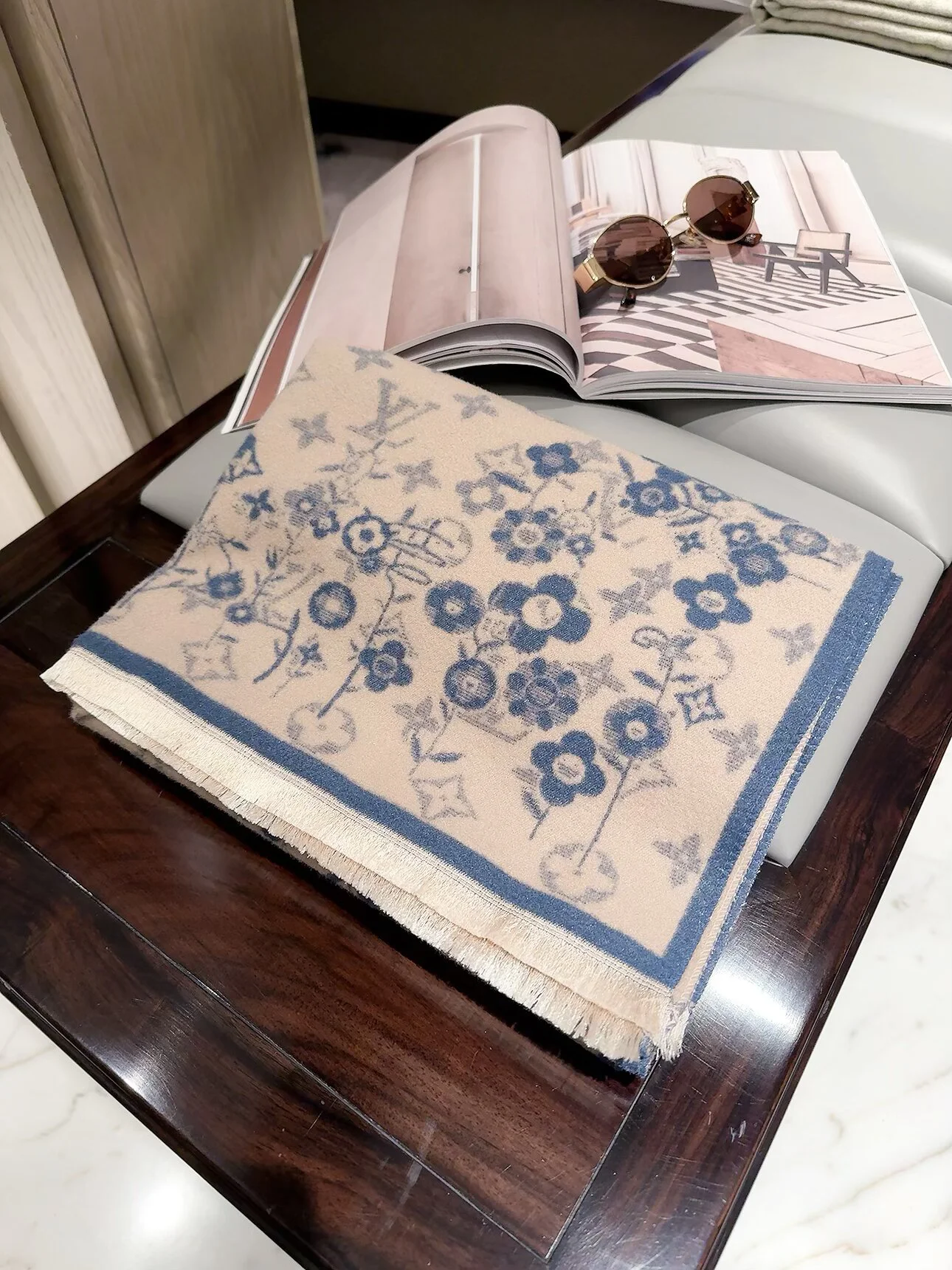 LV Scarves Wool Silk Beige-Black 180x60CM D510070922 - Image 7
