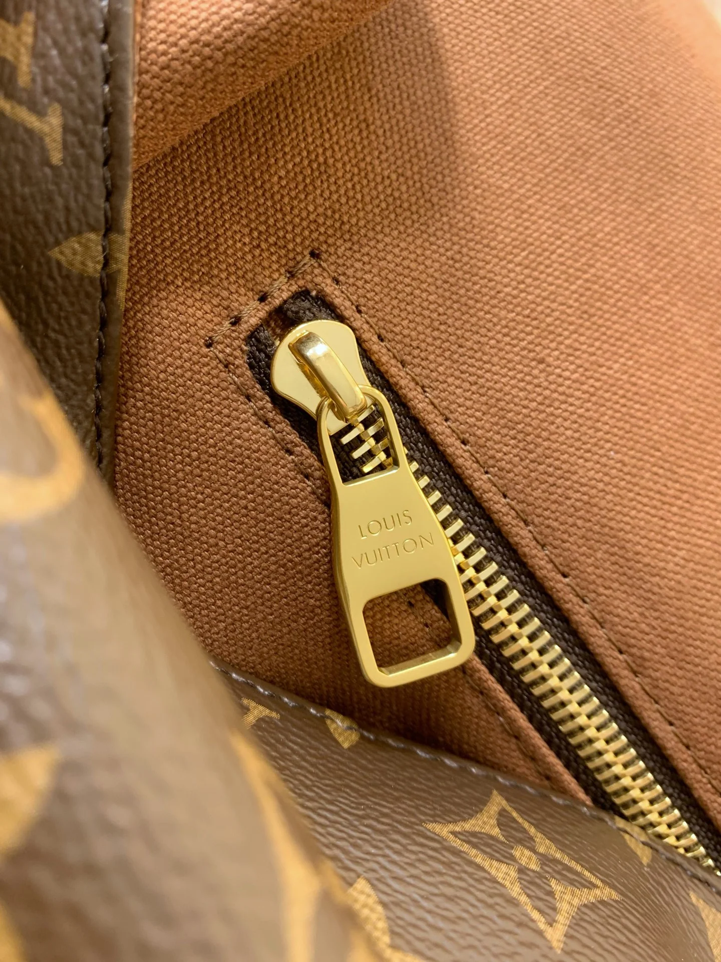 LV Shoulder Bags Brown-Tan 34.5X26X13CM F2010063153 - Image 11