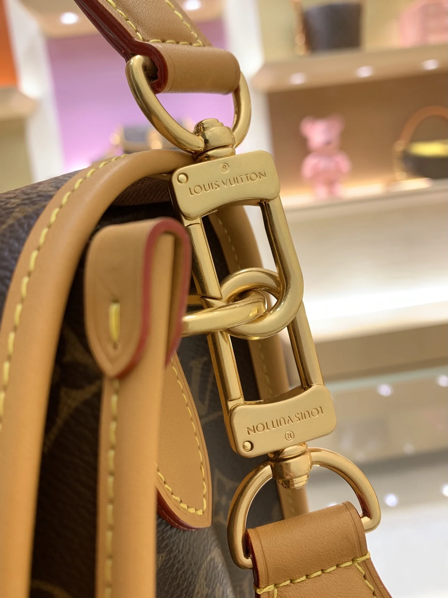 LV Shoulder Bags Brown-Tan 34.5X26X13CM F2010063153 - Image 13