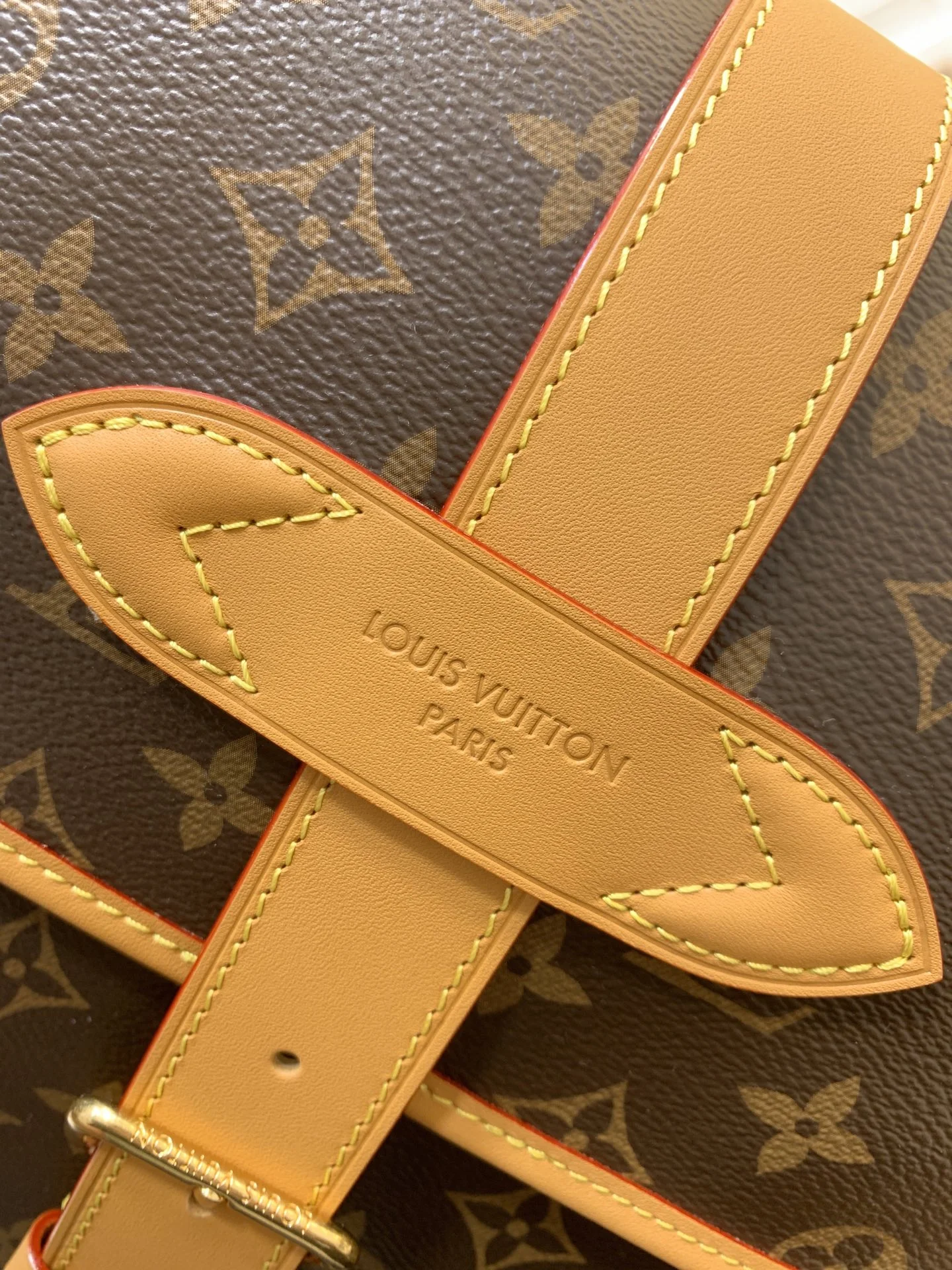 LV Shoulder Bags Brown-Tan 34.5X26X13CM F2010063153 - Image 4