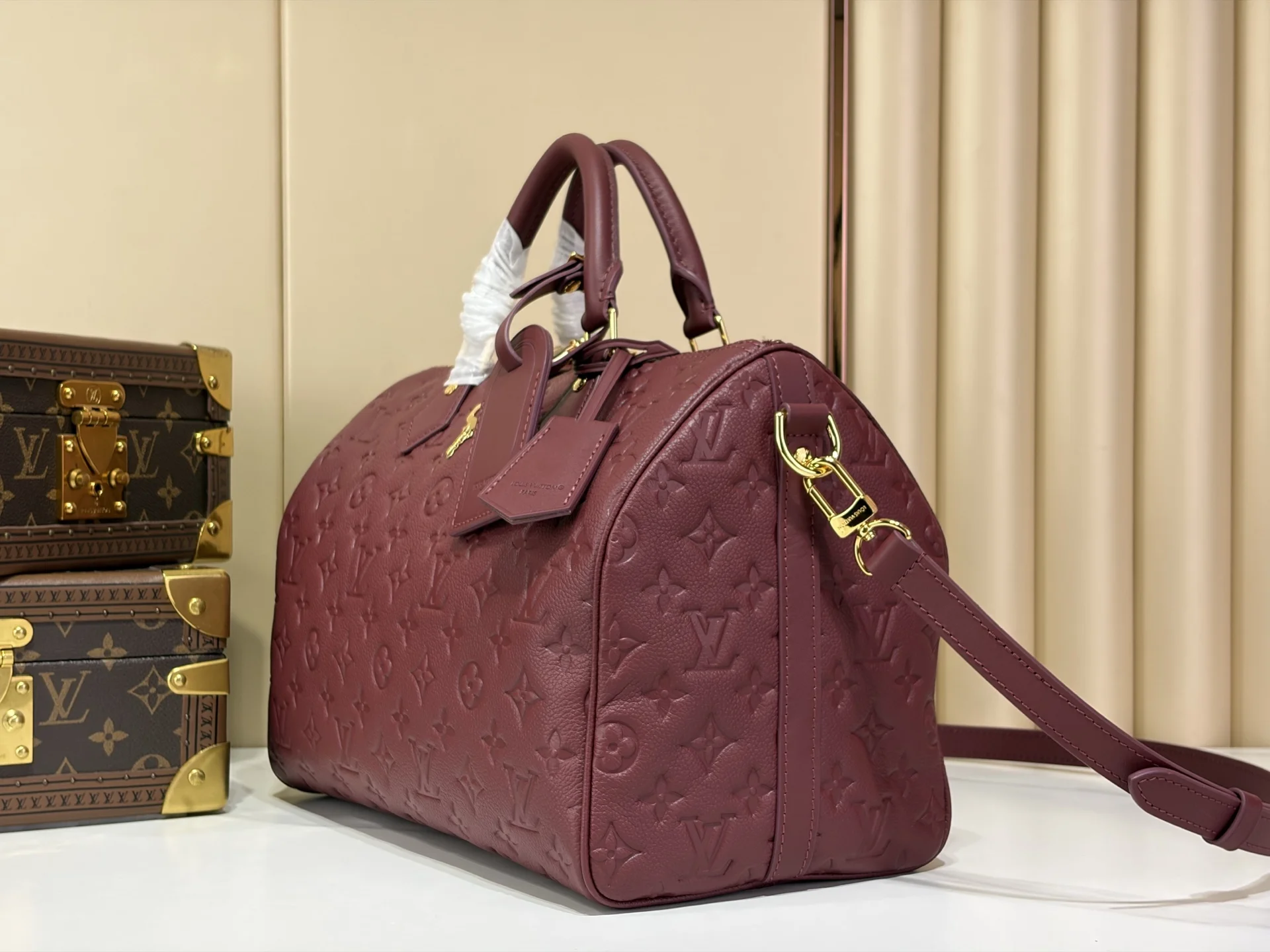 LV Shoulder Bags Burgundy-Gold 21X17X30CM G8010062318 - Image 2
