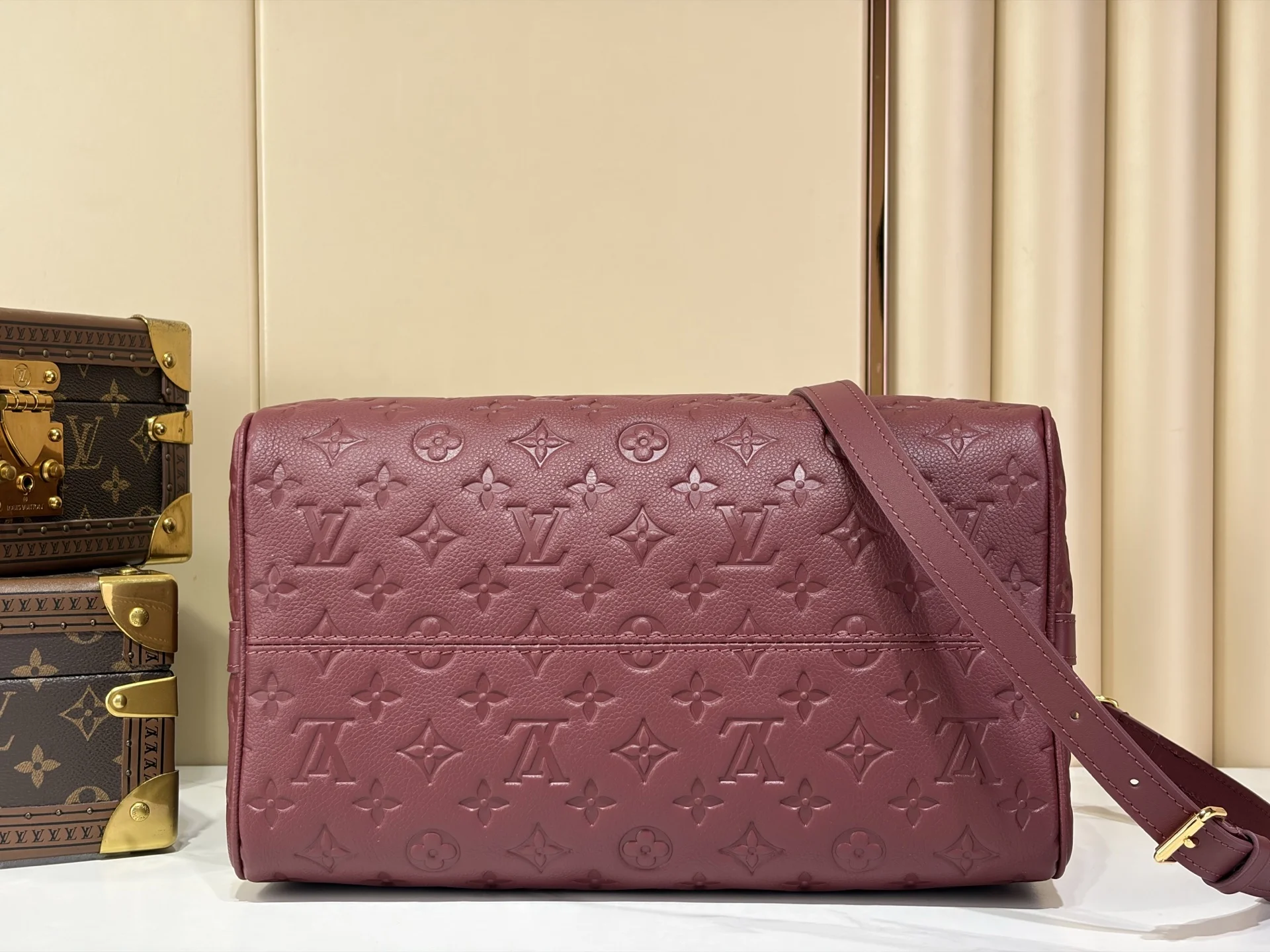 LV Shoulder Bags Burgundy-Gold 21X17X30CM G8010062318 - Image 4