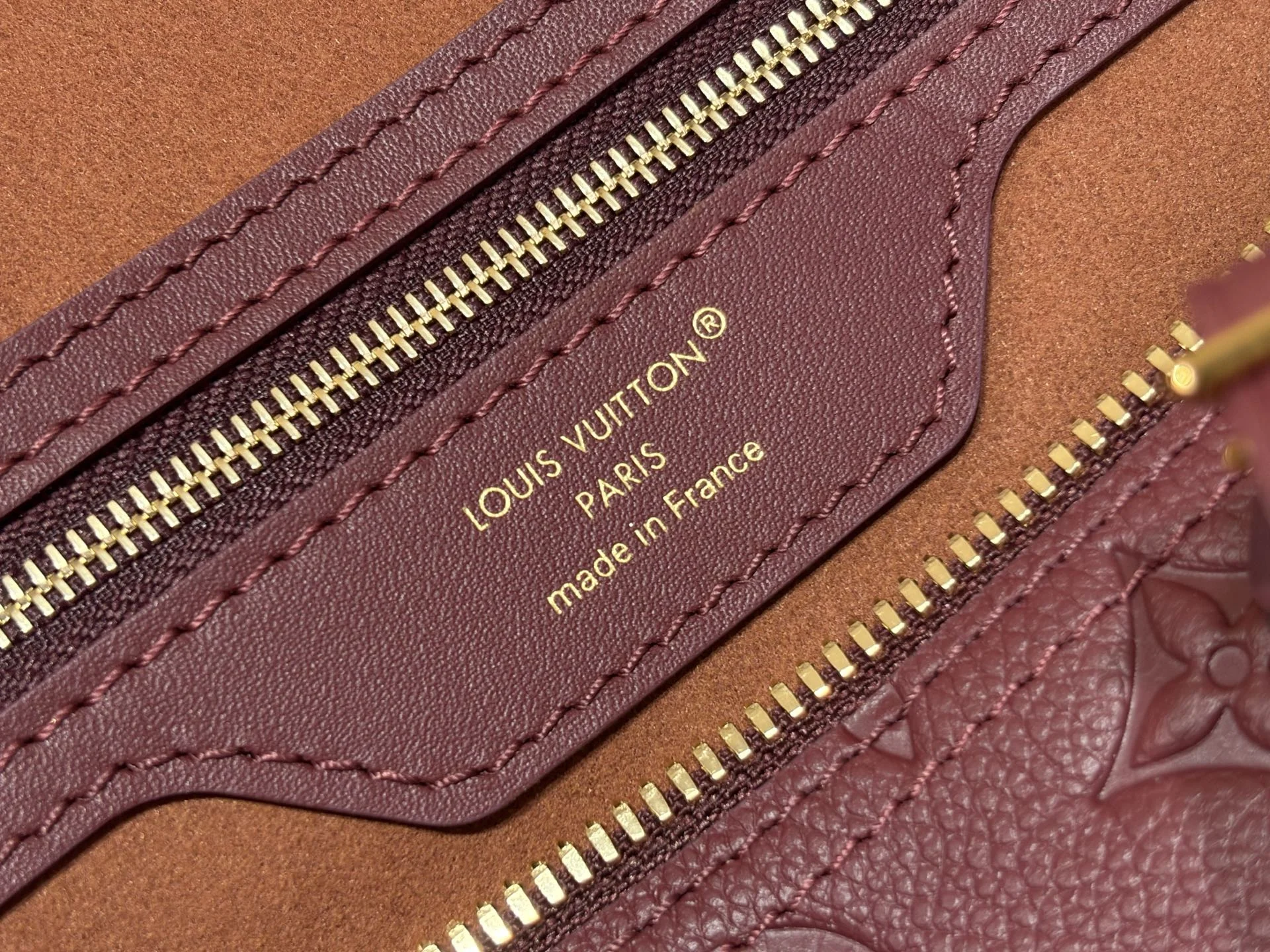 LV Shoulder Bags Burgundy-Gold 21X17X30CM G8010062318 - Image 8