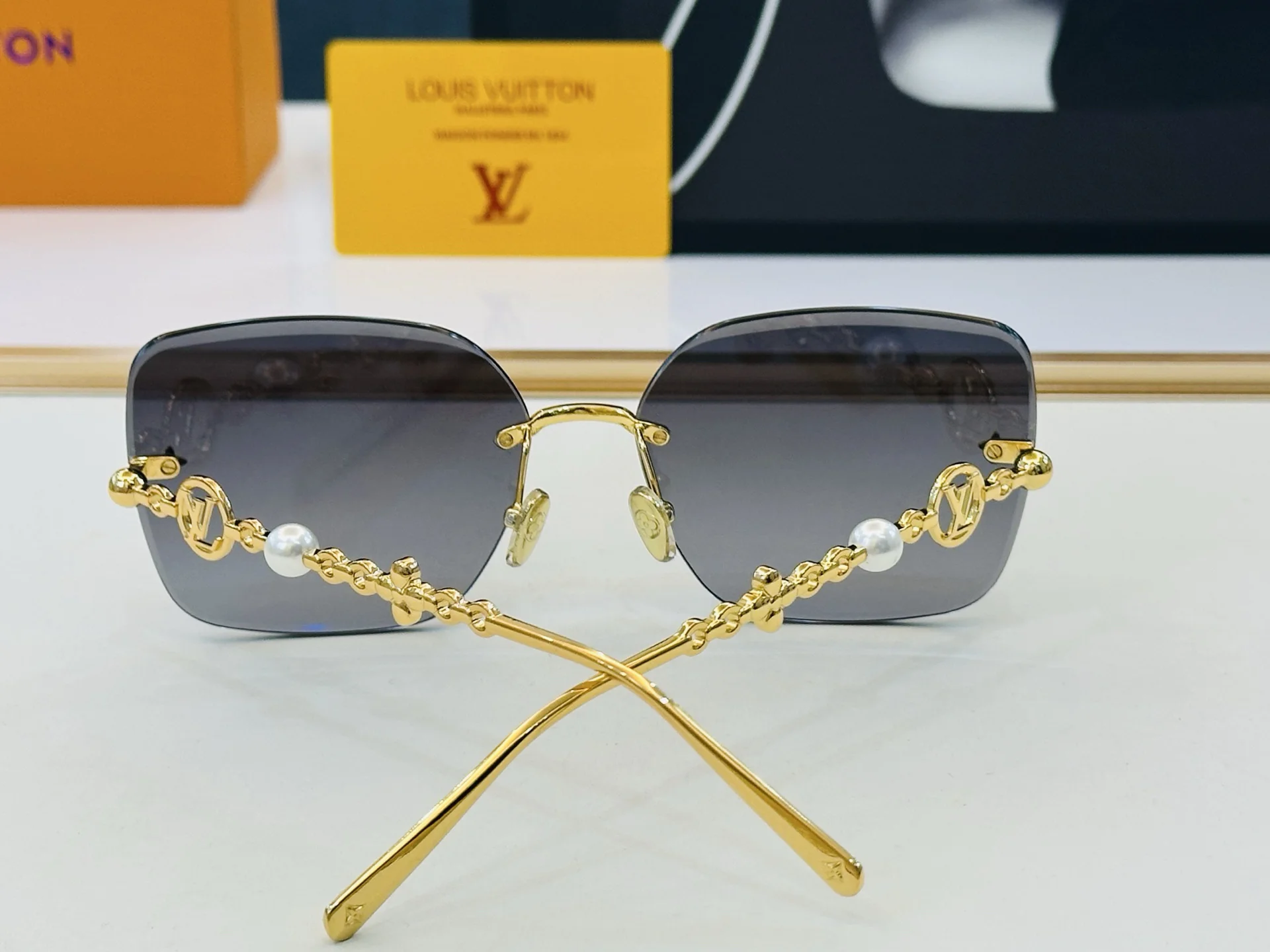 LV Sunglasses A3510071430 - Image 8