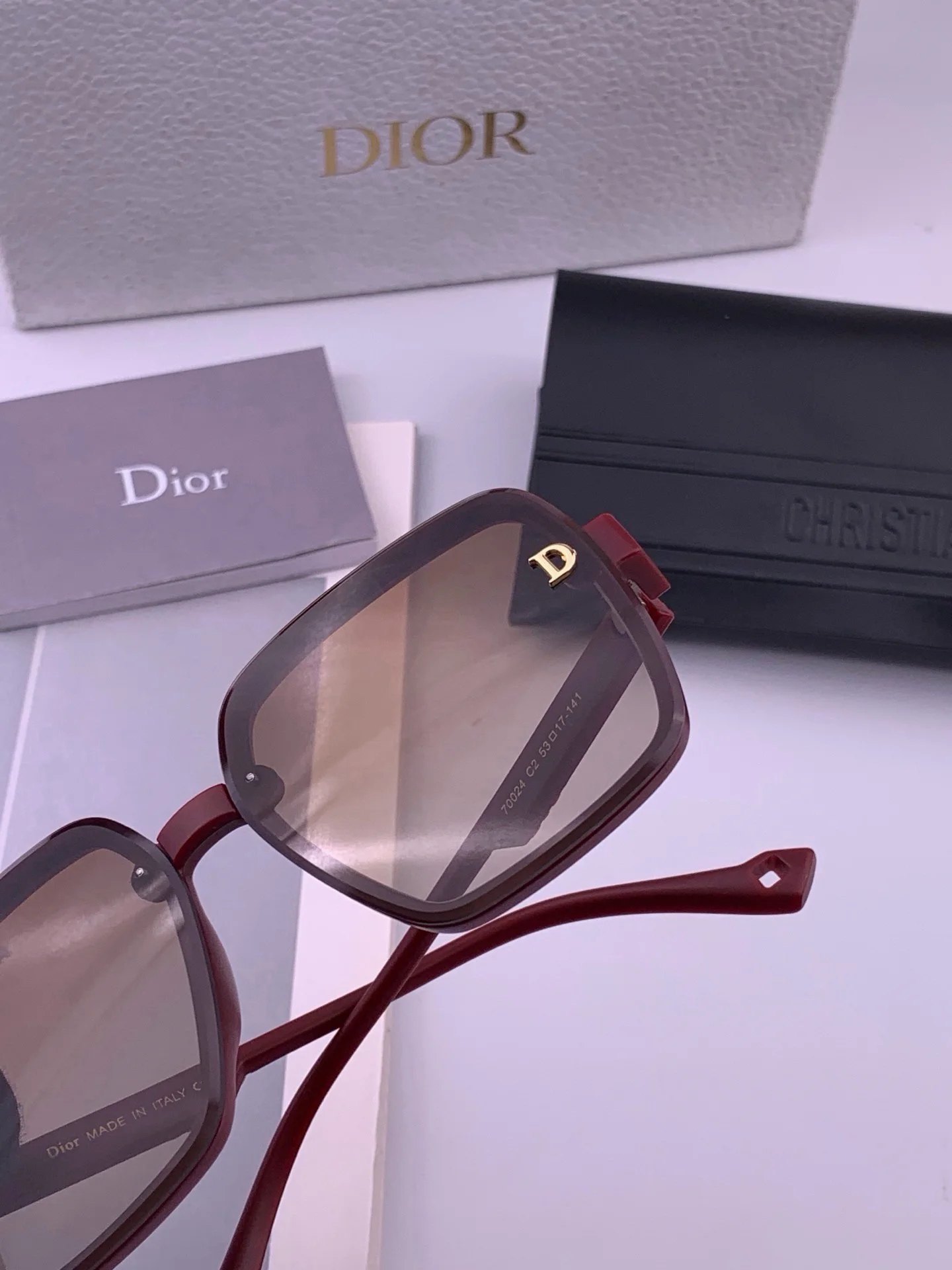 LV Sunglasses F010071880 - Image 5
