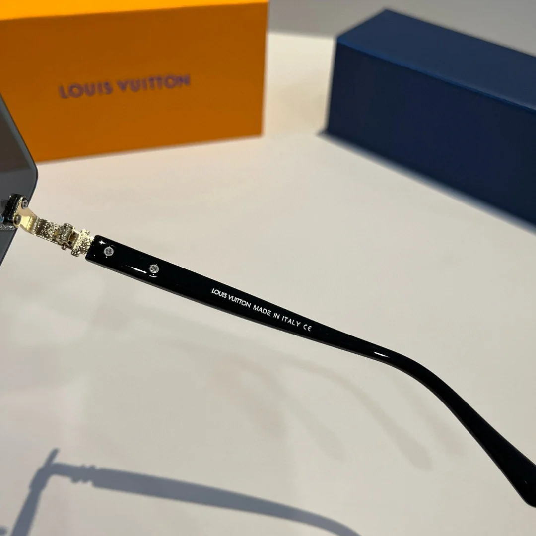 LV Sunglasses H010072322 - Image 11