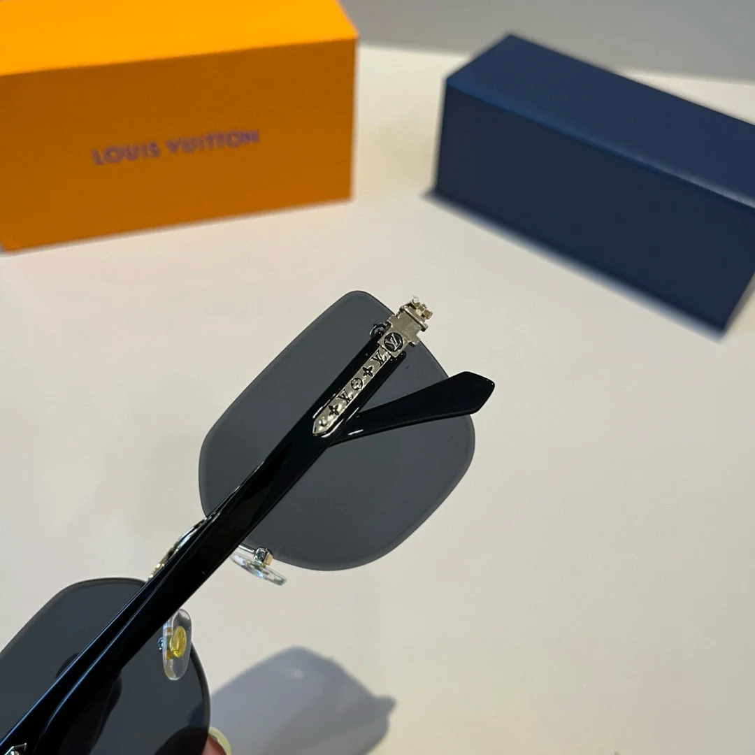 LV Sunglasses H010072322 - Image 9