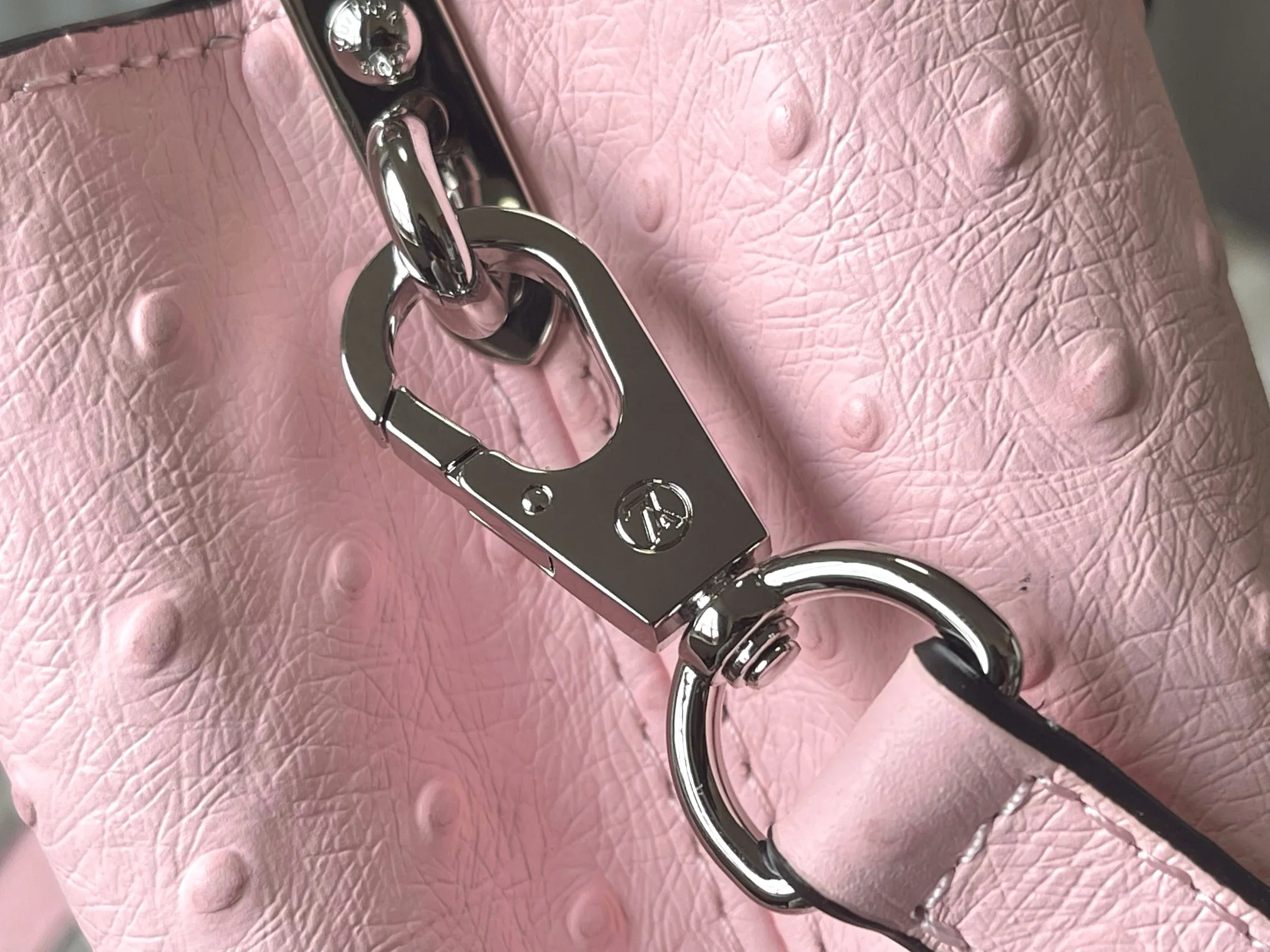 LV Top Handle Bags Pink-Silver 21X14X8CM A10010063214 - Image 5