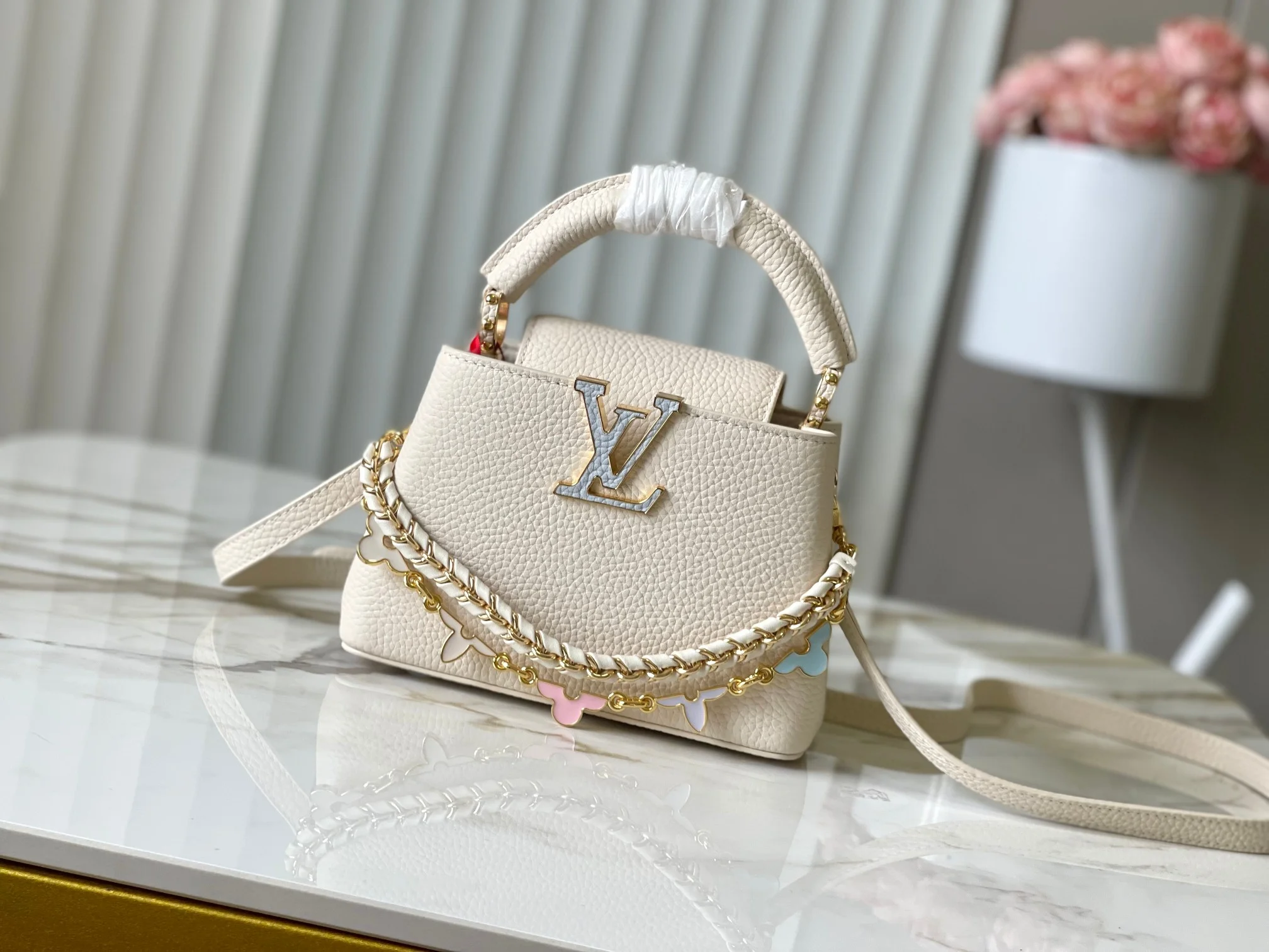 LV Top Handle Bags Taurillon Leather Cream-Gold 21X14X8CM A15010063286