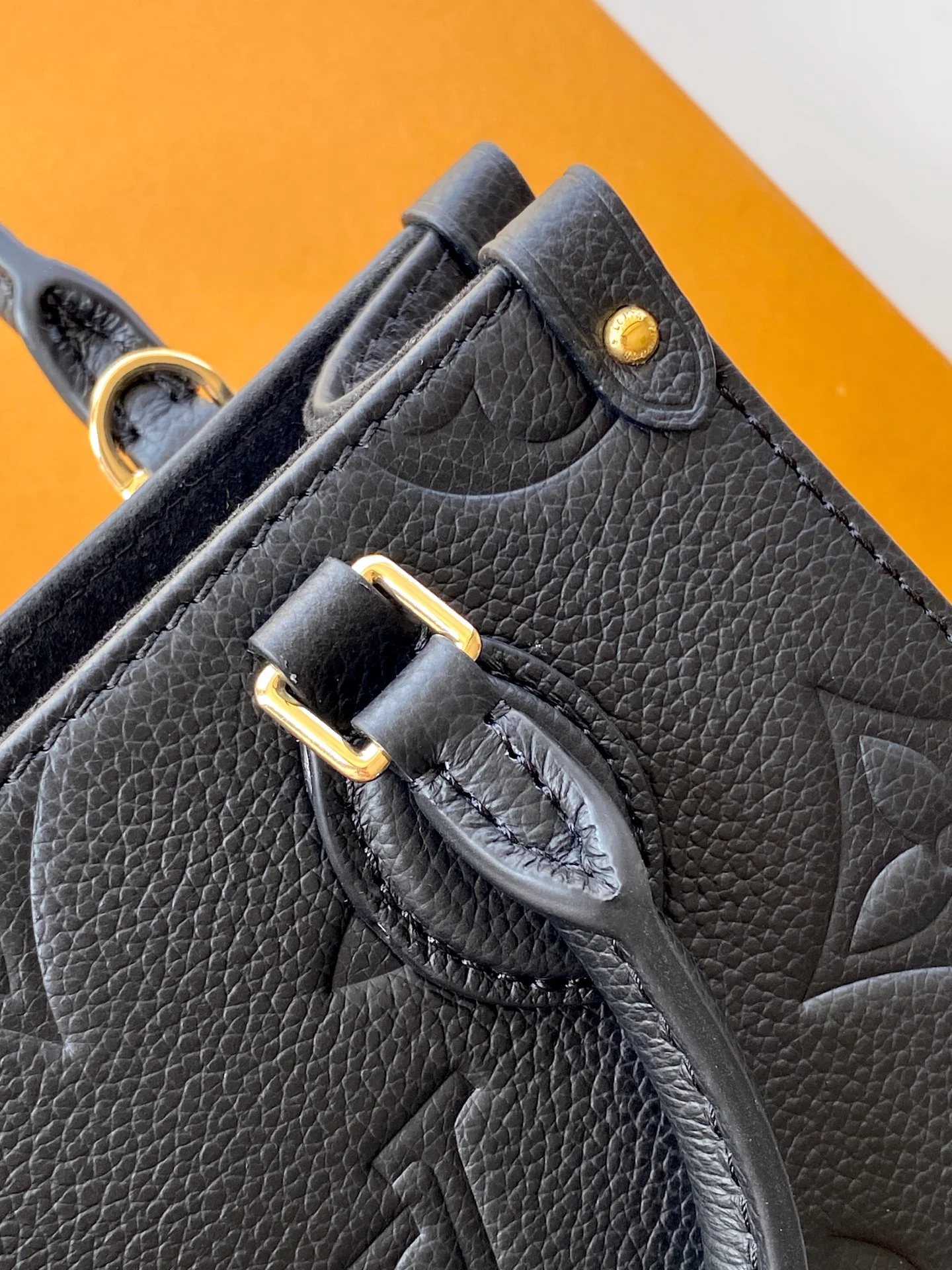 LV Totes Bags Black-Gold 18X15X8.5CM D8010062372 - Image 4