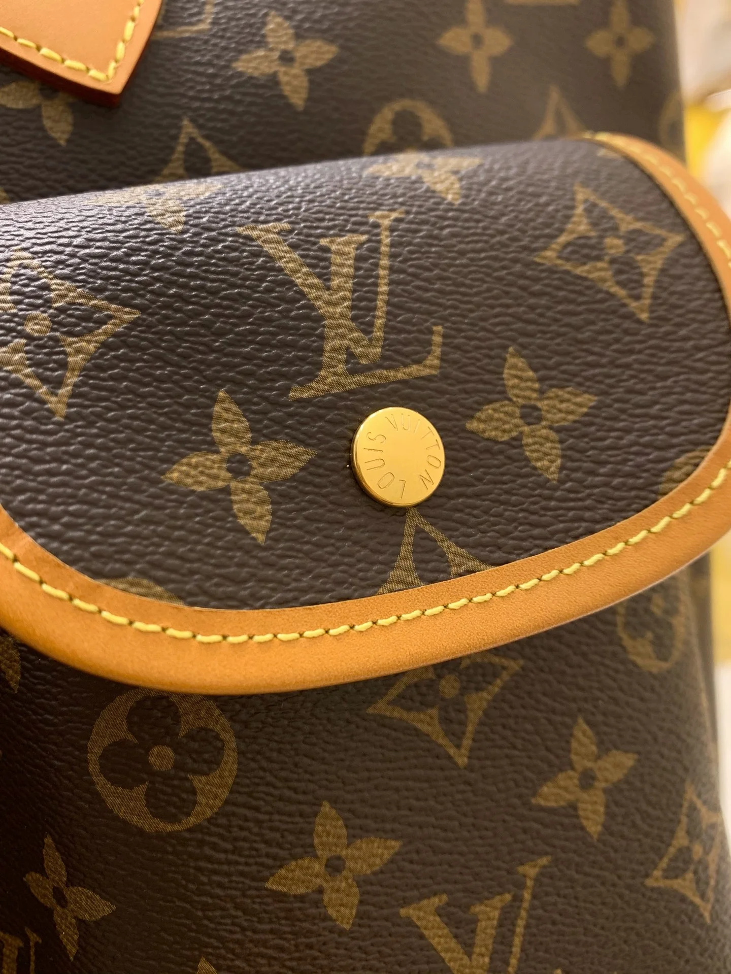 LV Totes Bags Brown-Tan 38X60X28CM F2010063146 - Image 10