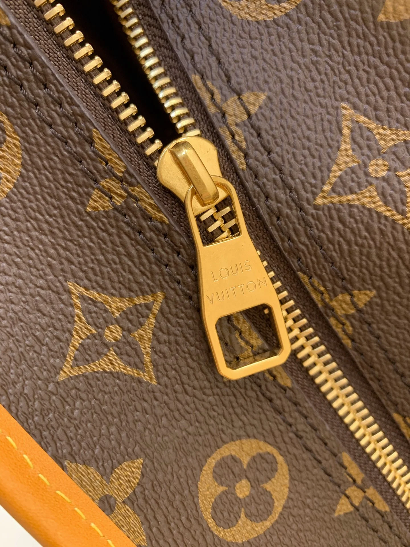 LV Totes Bags Brown-Tan 38X60X28CM F2010063146 - Image 3