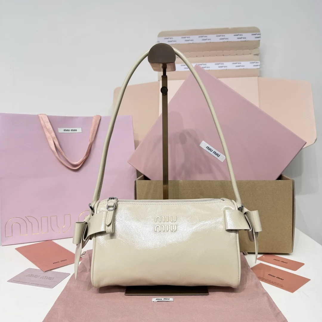 MIU MIU Shoulder Bags Waxed Leather Cream-Beige 22X13X6CM E8010063357