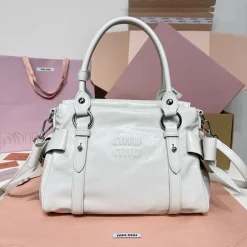 MIU MIU Shoulder Bags Waxed Leather White 27X22X13CM H2010063312