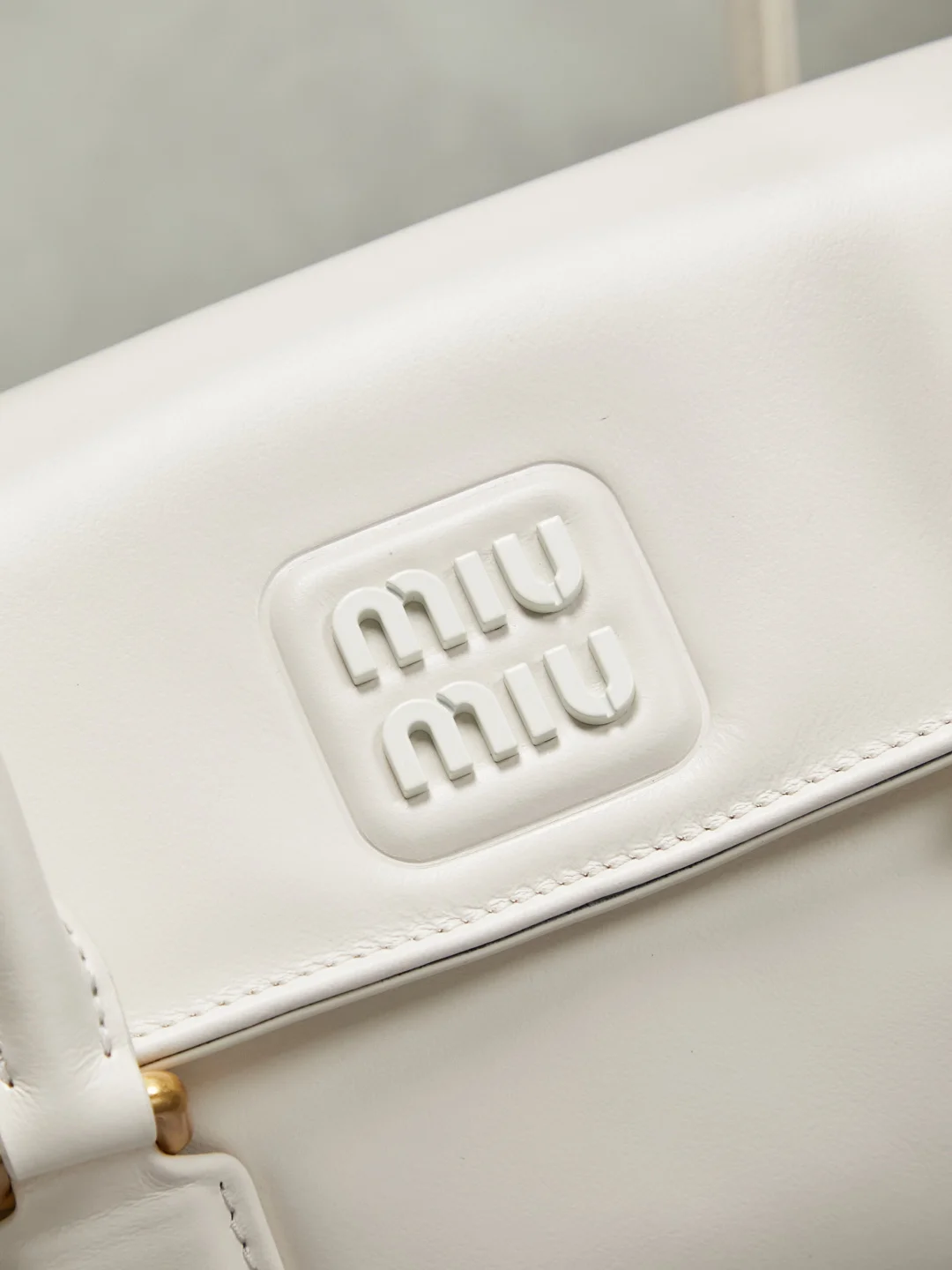 MIU MIU Shoulder Bags White-Gold 24X11.5X5CM G3010060899 - Image 5
