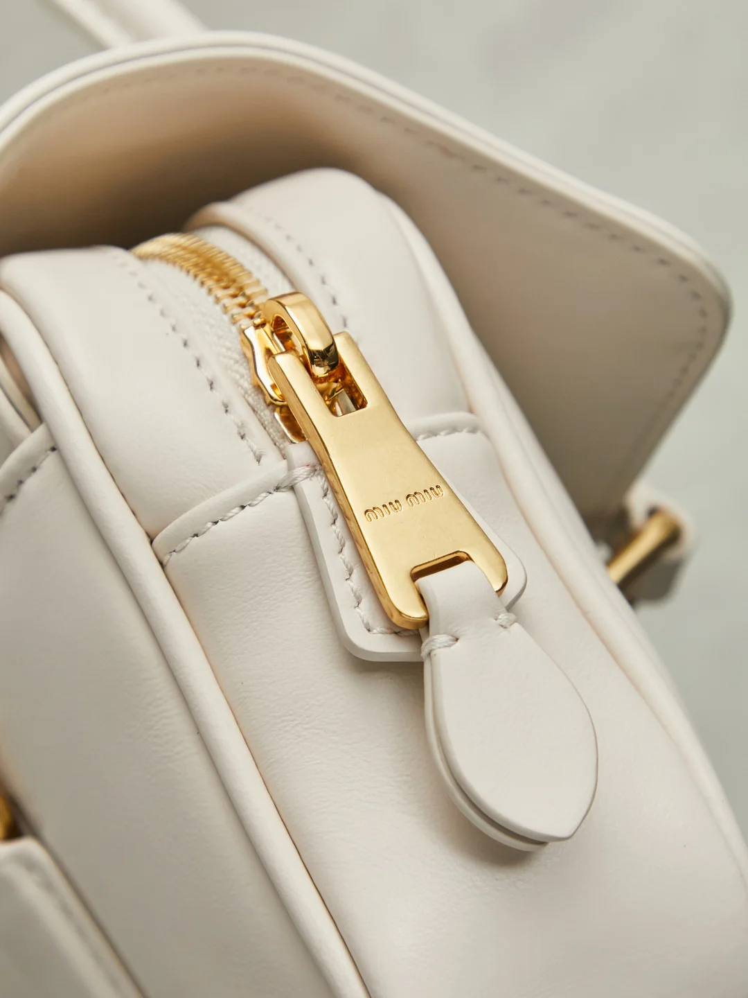 MIU MIU Shoulder Bags White-Gold 24X11.5X5CM G3010060899 - Image 6