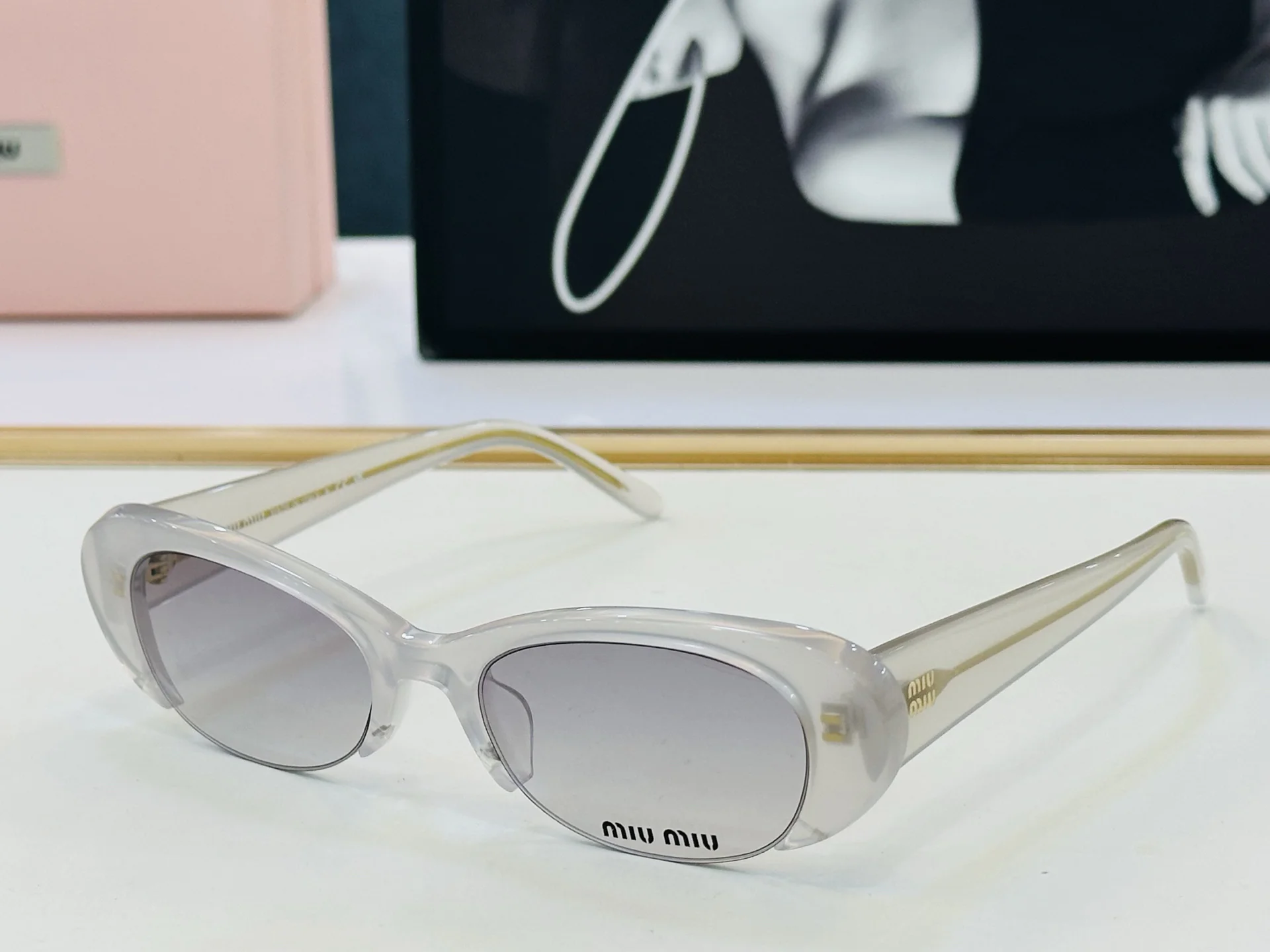 MIU MIU Sunglasses A2510072712 - Image 4