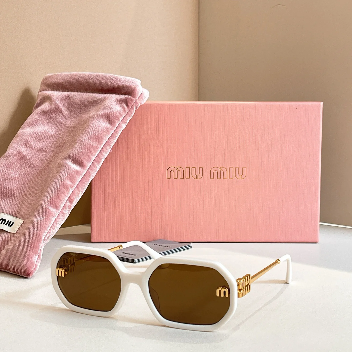 MIU MIU Sunglasses A3510070608 - Image 7