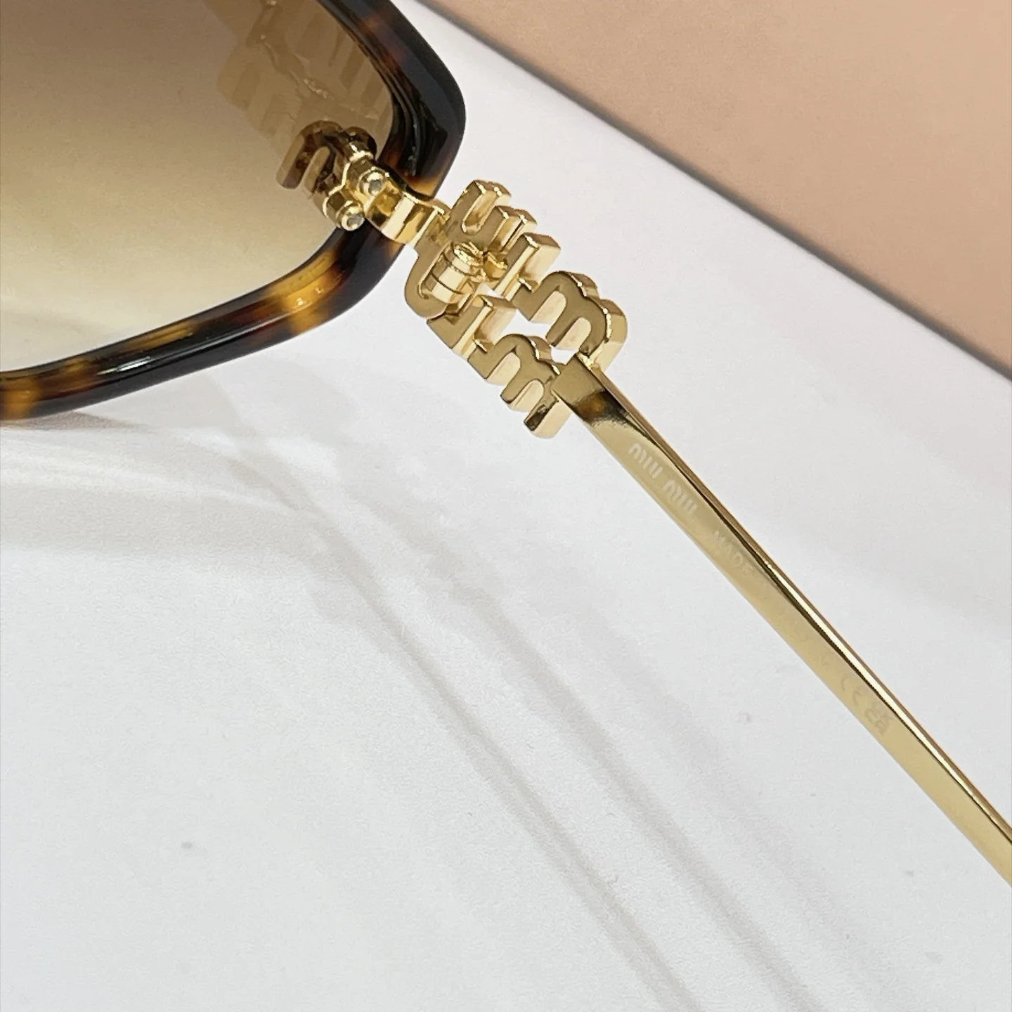 MIU MIU Sunglasses A4510072709 - Image 9