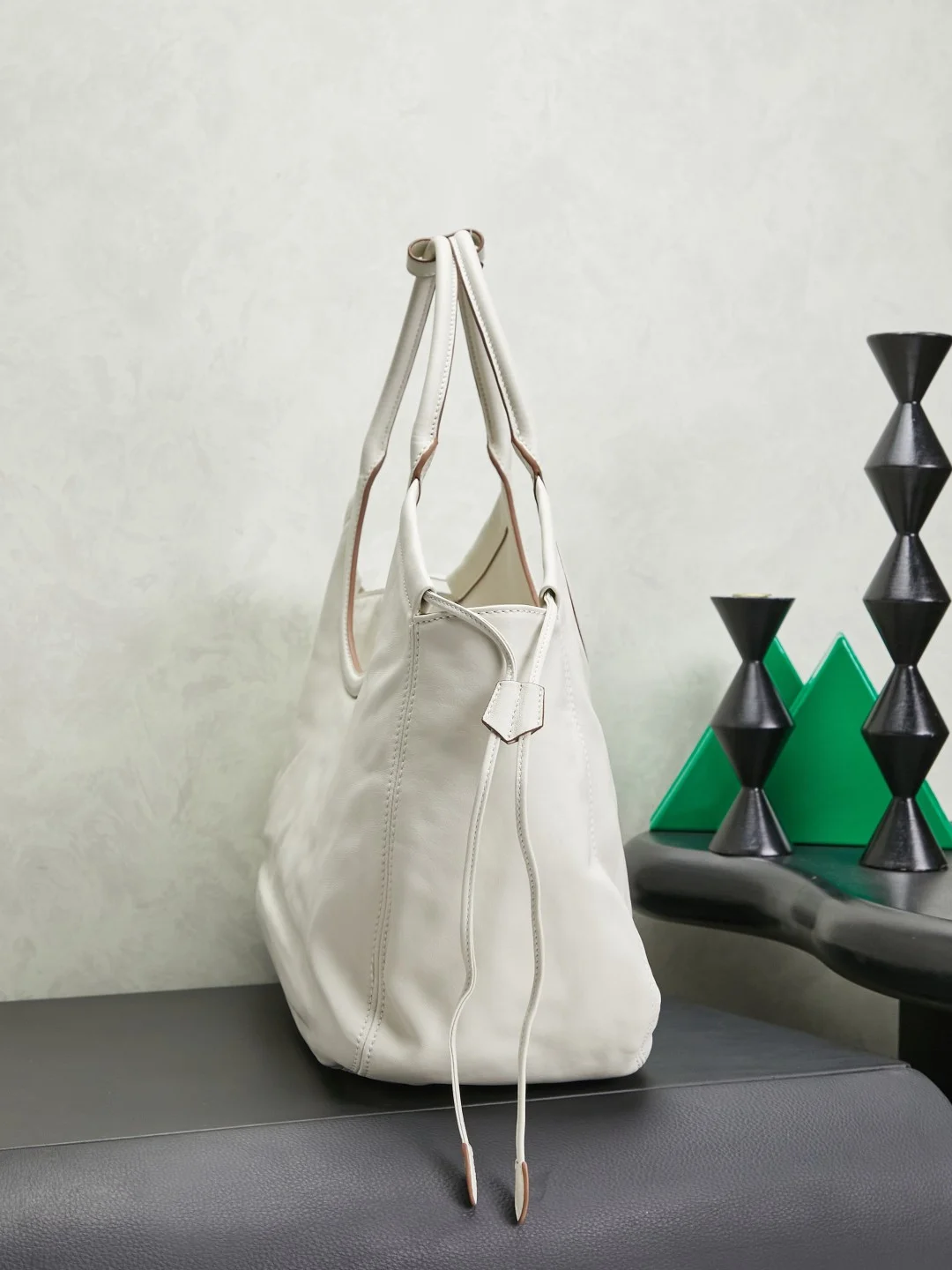 MIU MIU Totes Bags White-Brown 40X30X15CM H8010061073 - Image 3