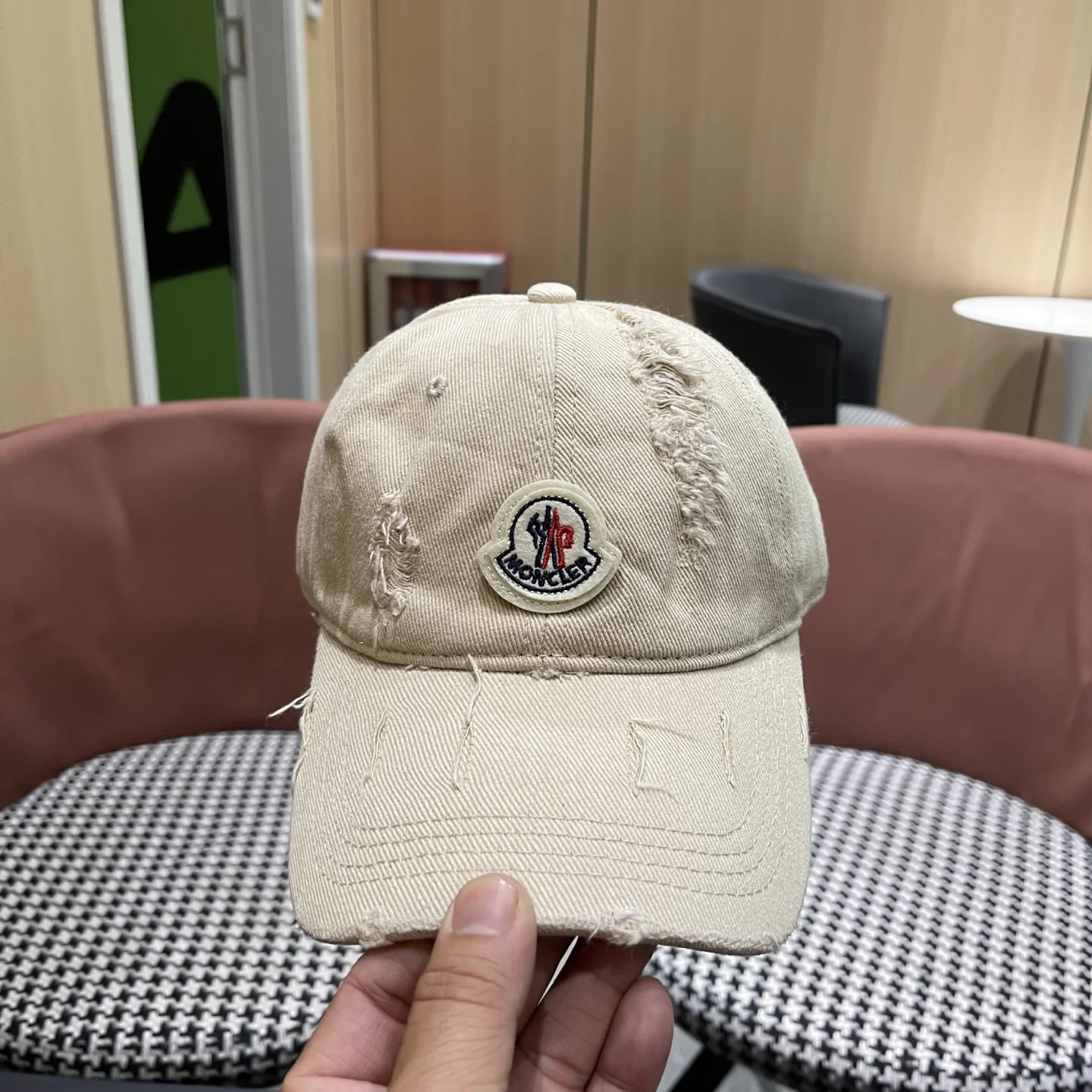 MONCLER Caps Beige-Black E510070236 - Image 10