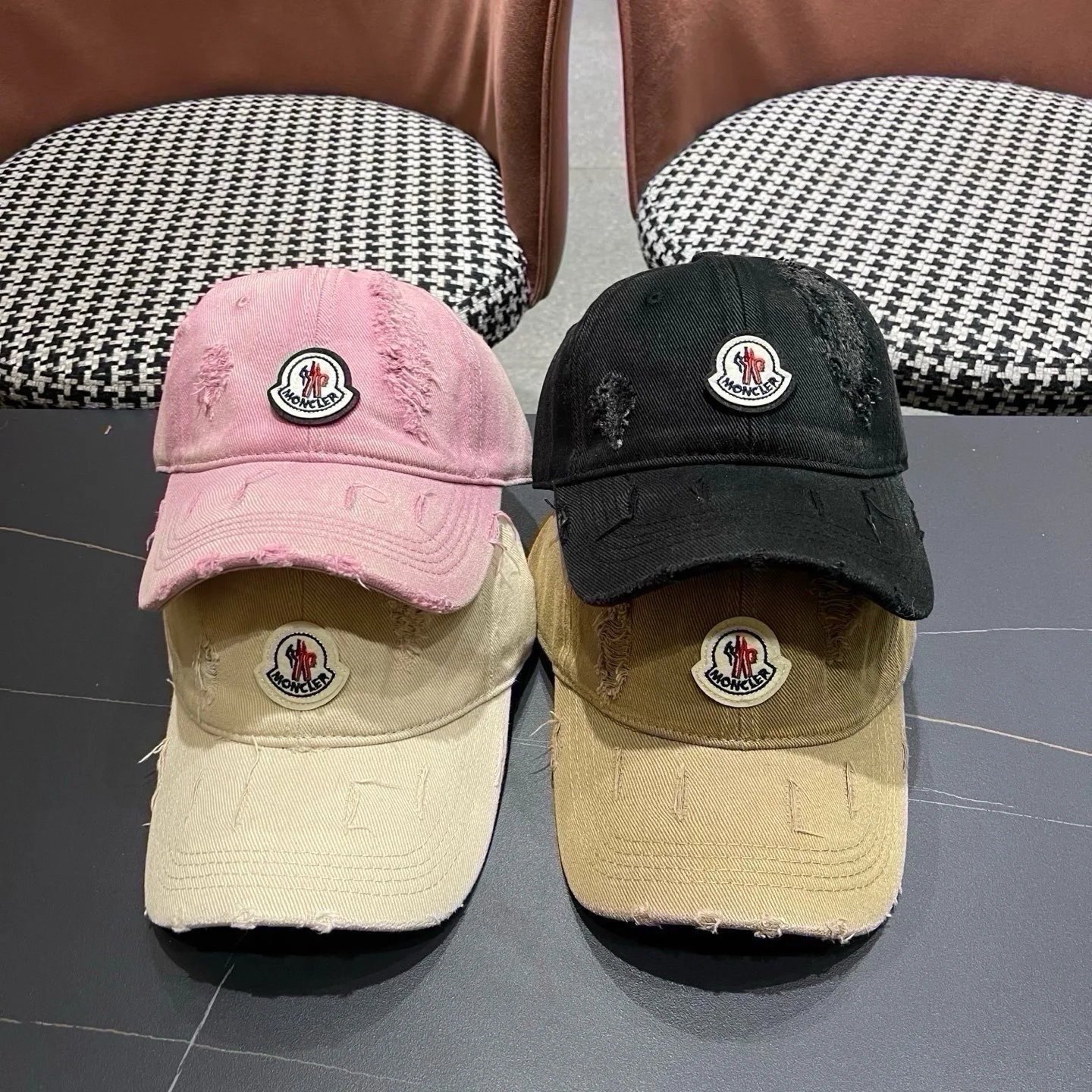 MONCLER Caps Beige-Black E510070236 - Image 4