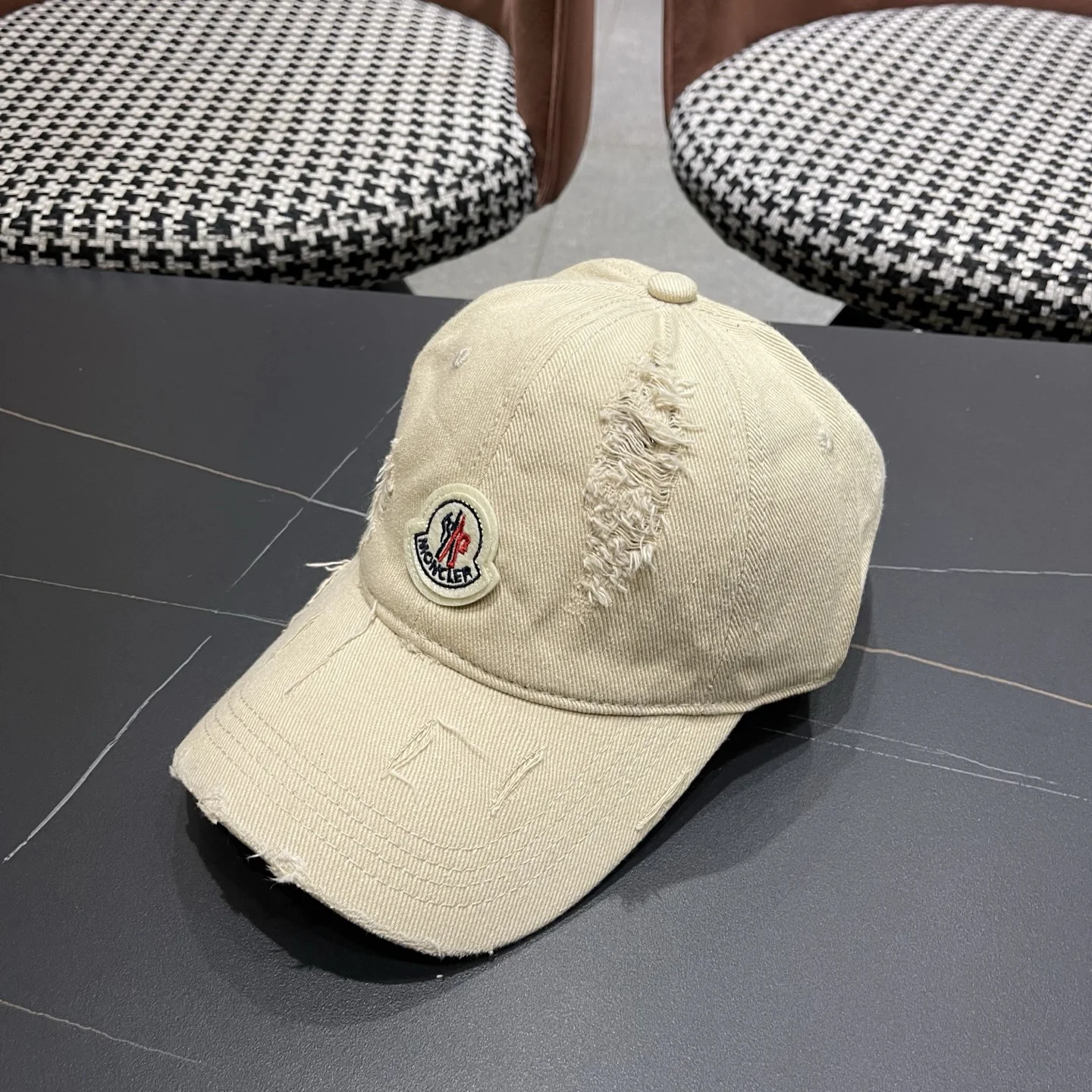 MONCLER Caps Beige-Black E510070236 - Image 5