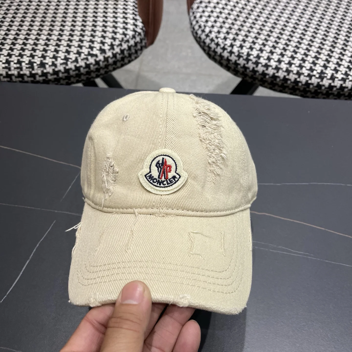 MONCLER Caps Beige-Black E510070236 - Image 9