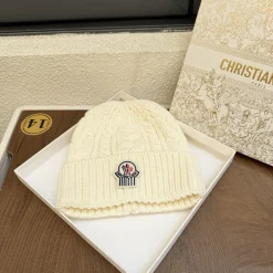 MONCLER Hats Fox Fur Cream-Black One Size F510071314