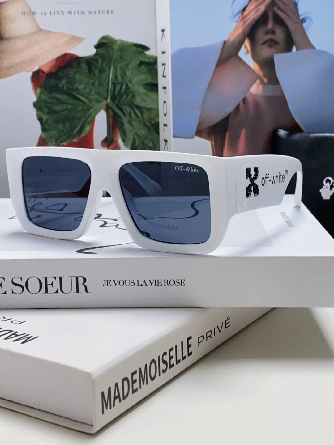 OFF-WHITE Sunglasses G510073402