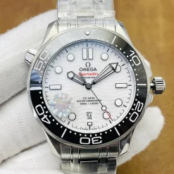 Alternative view of OMEGA Seamaster Automatic 8800 (White Dial) 42mm A65010070391