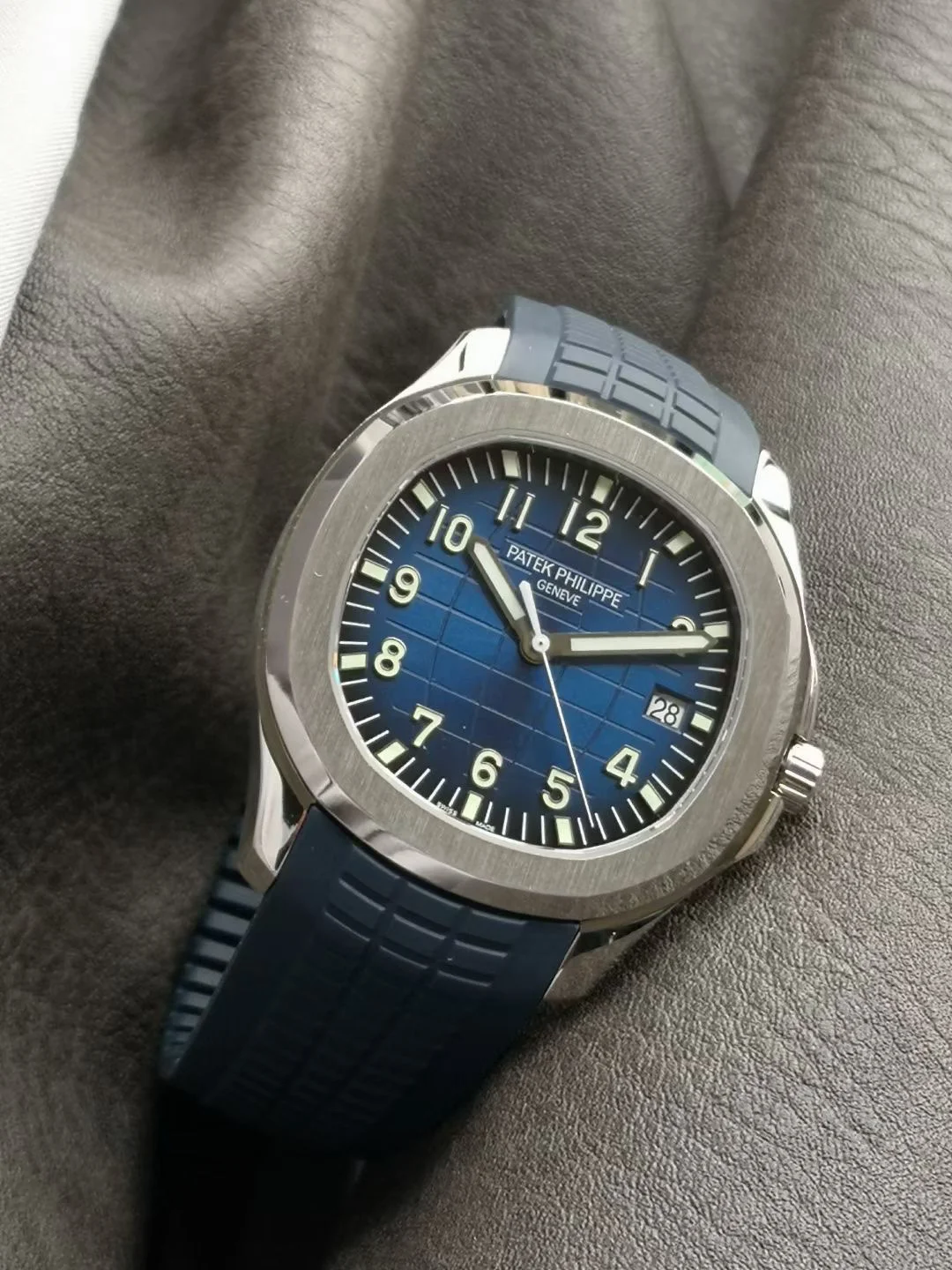 PATEK PHILIPPE Aquanaut Automatic 5167A (Blue Dial) 40mm 3K B65010070212