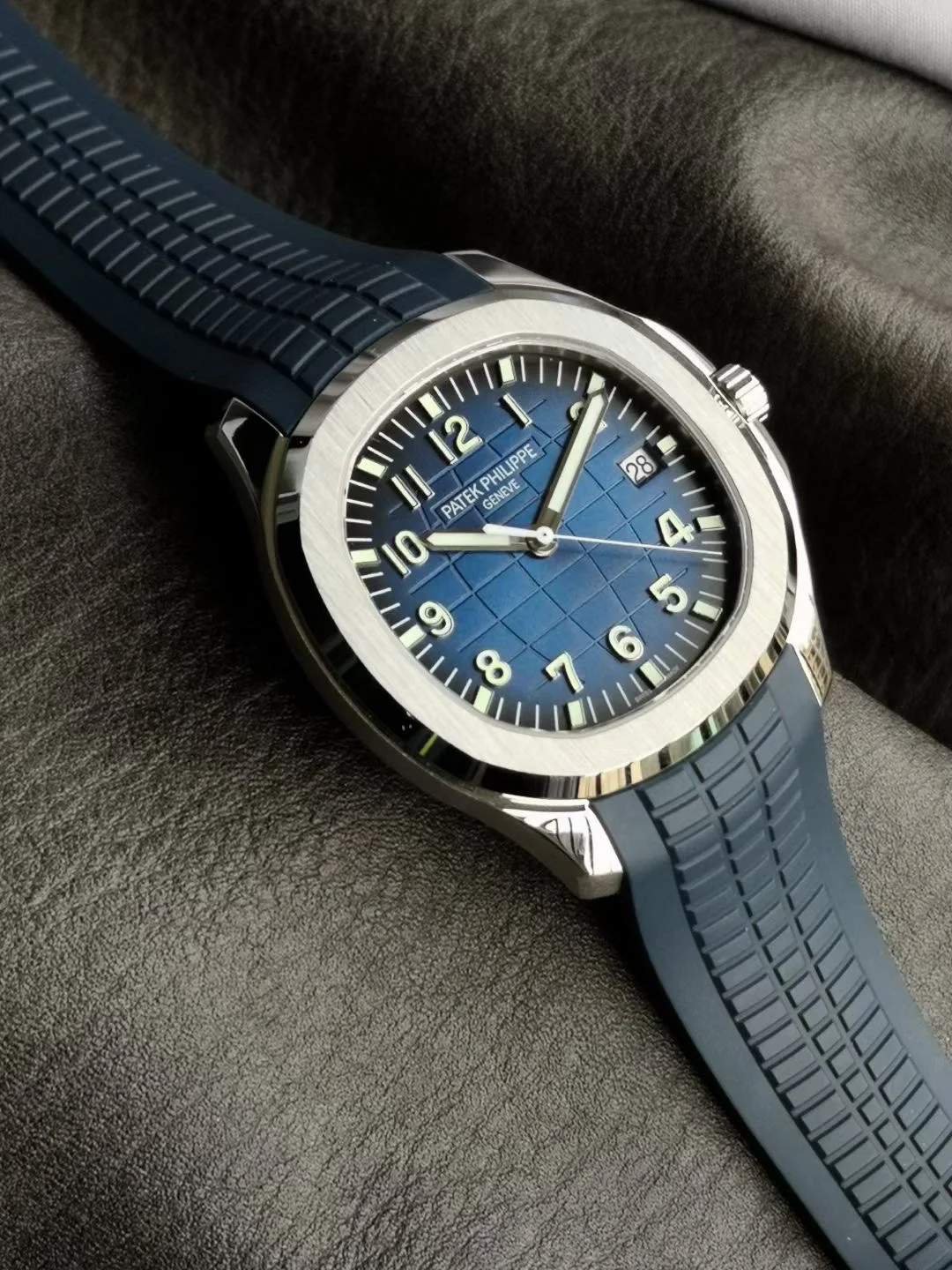 PATEK PHILIPPE Aquanaut Automatic 5167A (Blue Dial) 40mm 3K B65010070212 - Image 4