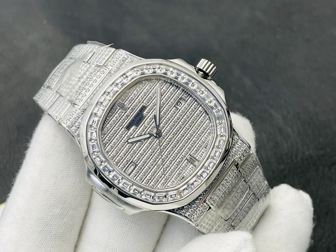 PATEK PHILIPPE Nautilus Automatic 5711 (Silver Dial) 40mm PPF B90010070144